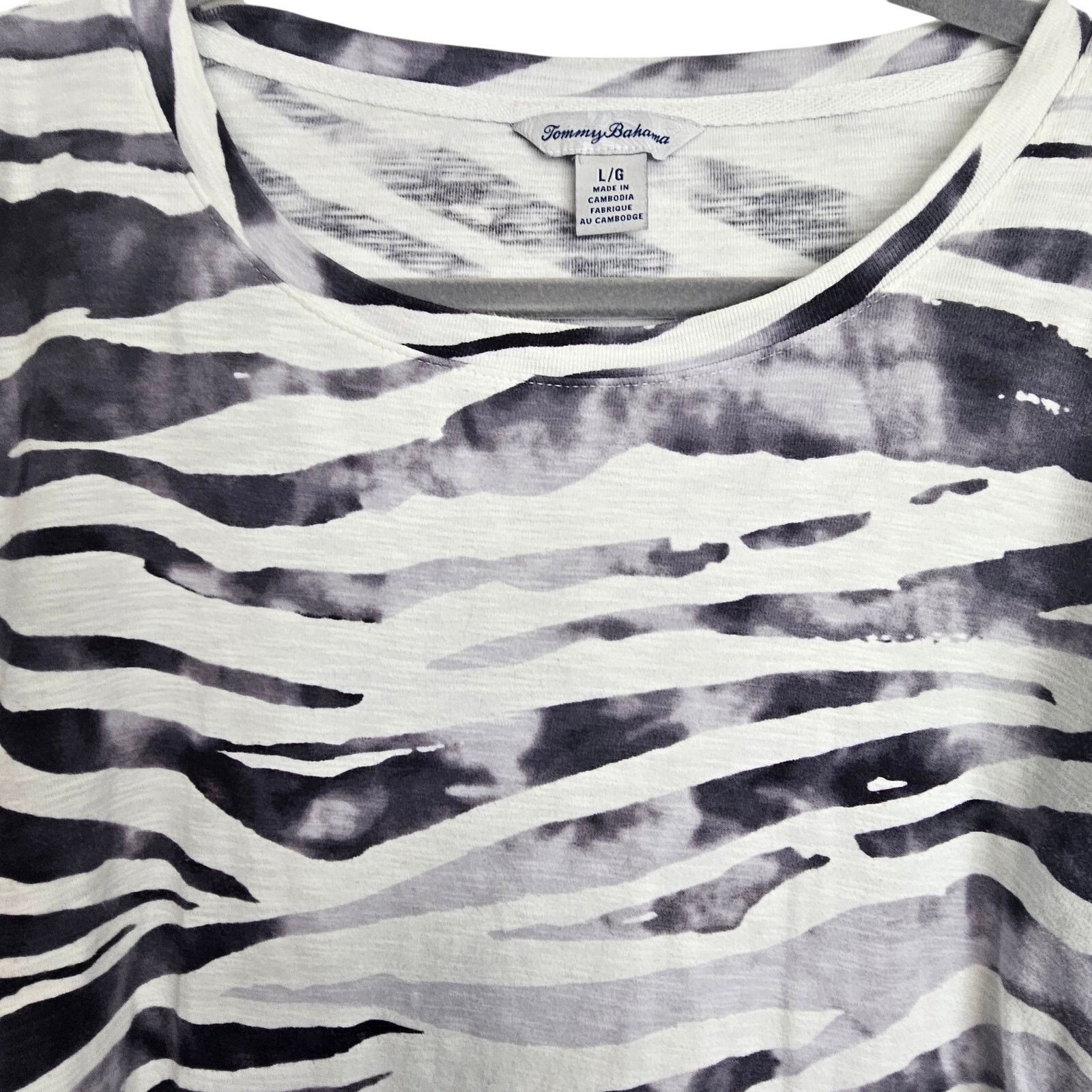 Tommy Bahama Tommy Bahama Women Zebra Print Tshirt Safari Travel Vacation Size L / US 10 / IT 46 - 2 Thumbnail