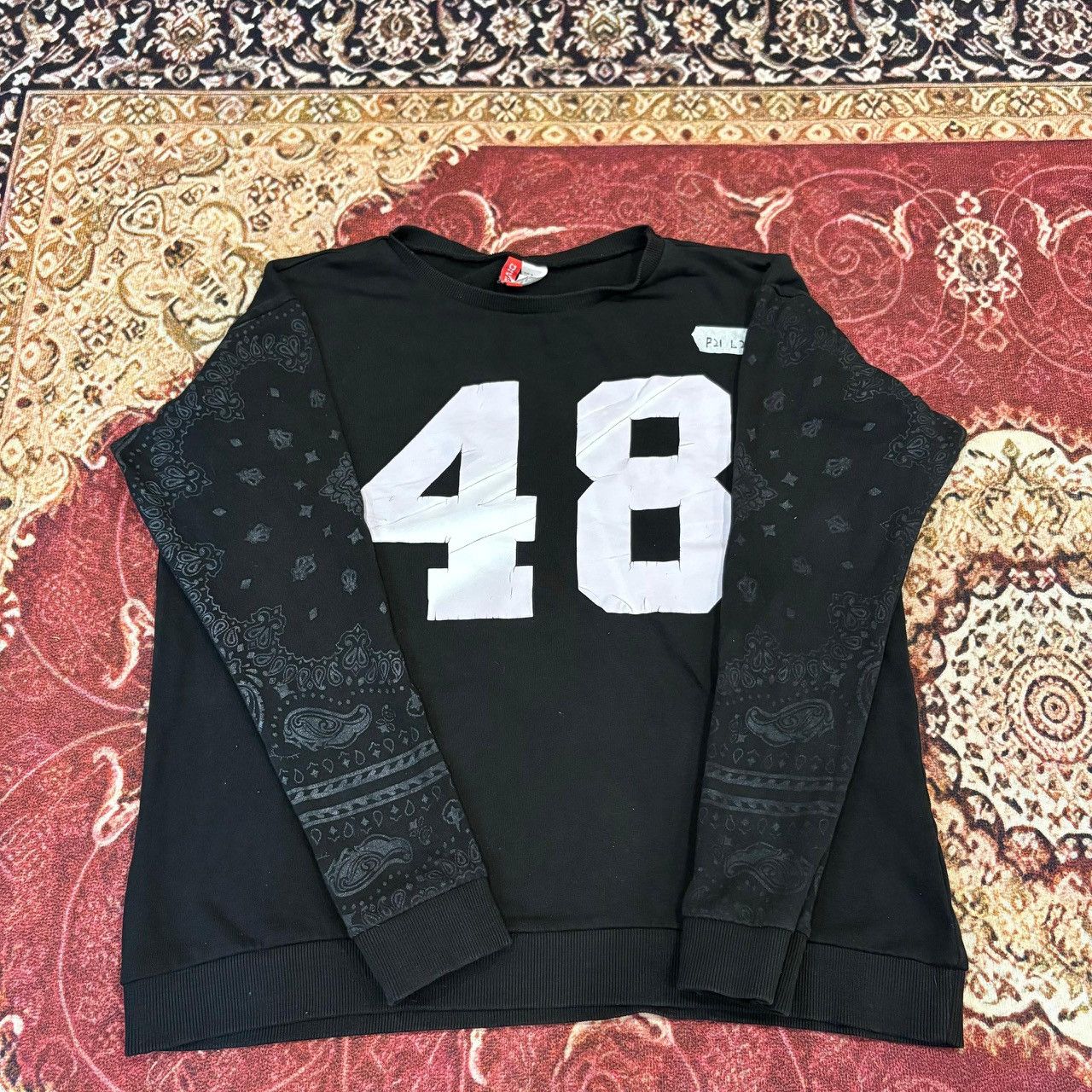 H&M SWEATSHIRT H&M Size US M / EU 48-50 / 2 - 1 Thumbnail