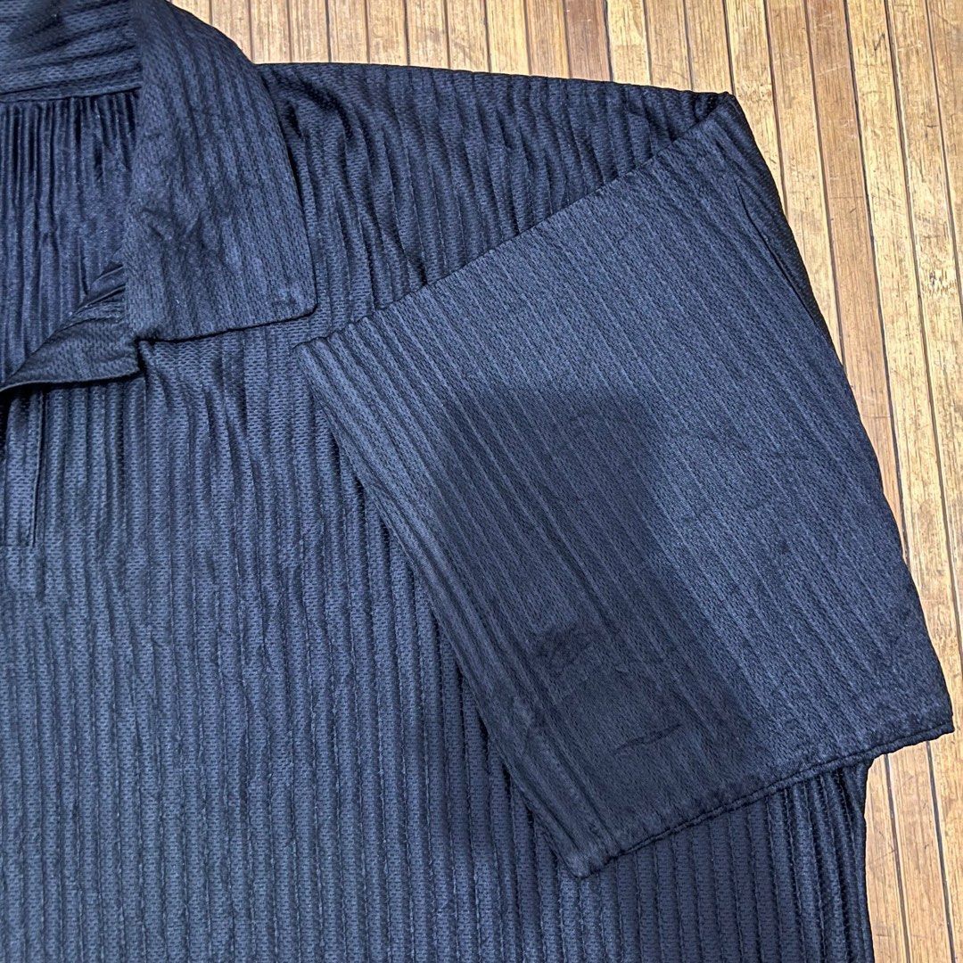 Homme Plisse Issey Miyake HOMME PLISSE ISSEY MIYAKE BASICS BLACK PLEATS Size US XL / EU 56 / 4 - 5 Thumbnail