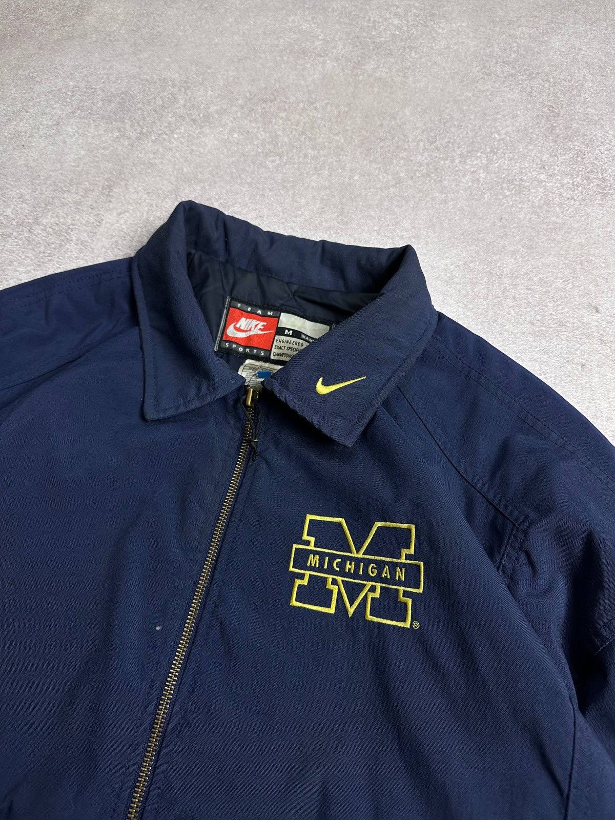 Nike Vintage 90s Nike Michigan Team Puffer Jacket M Size US M / EU 48-50 / 2 - 3 Thumbnail
