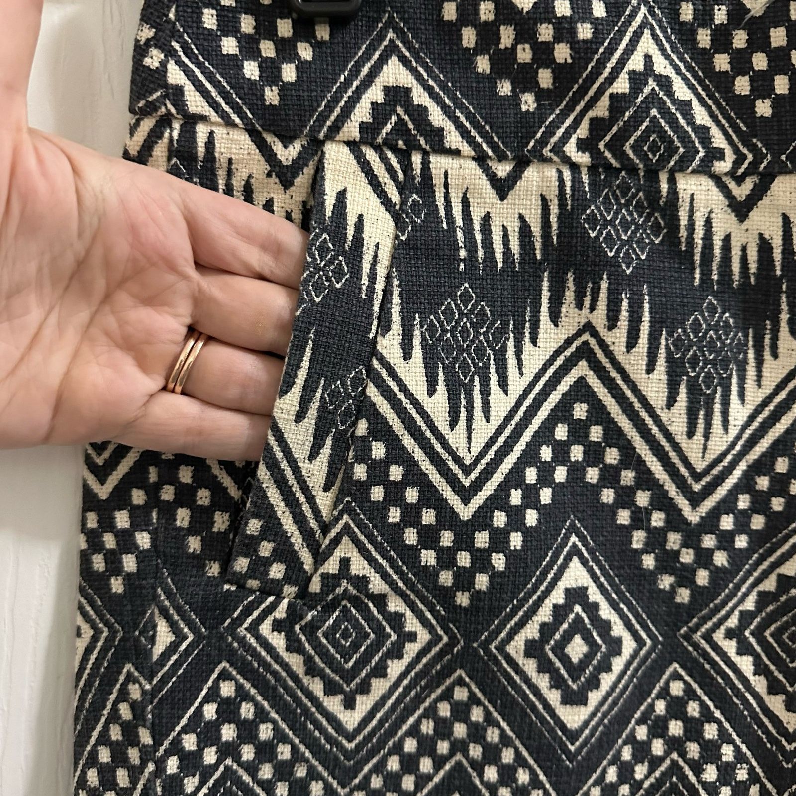 J.Crew J.Crew Black White Aztec Print Shorts Size 4 Ikat geometric Size 27" / US 4 / IT 40 - 3 Thumbnail