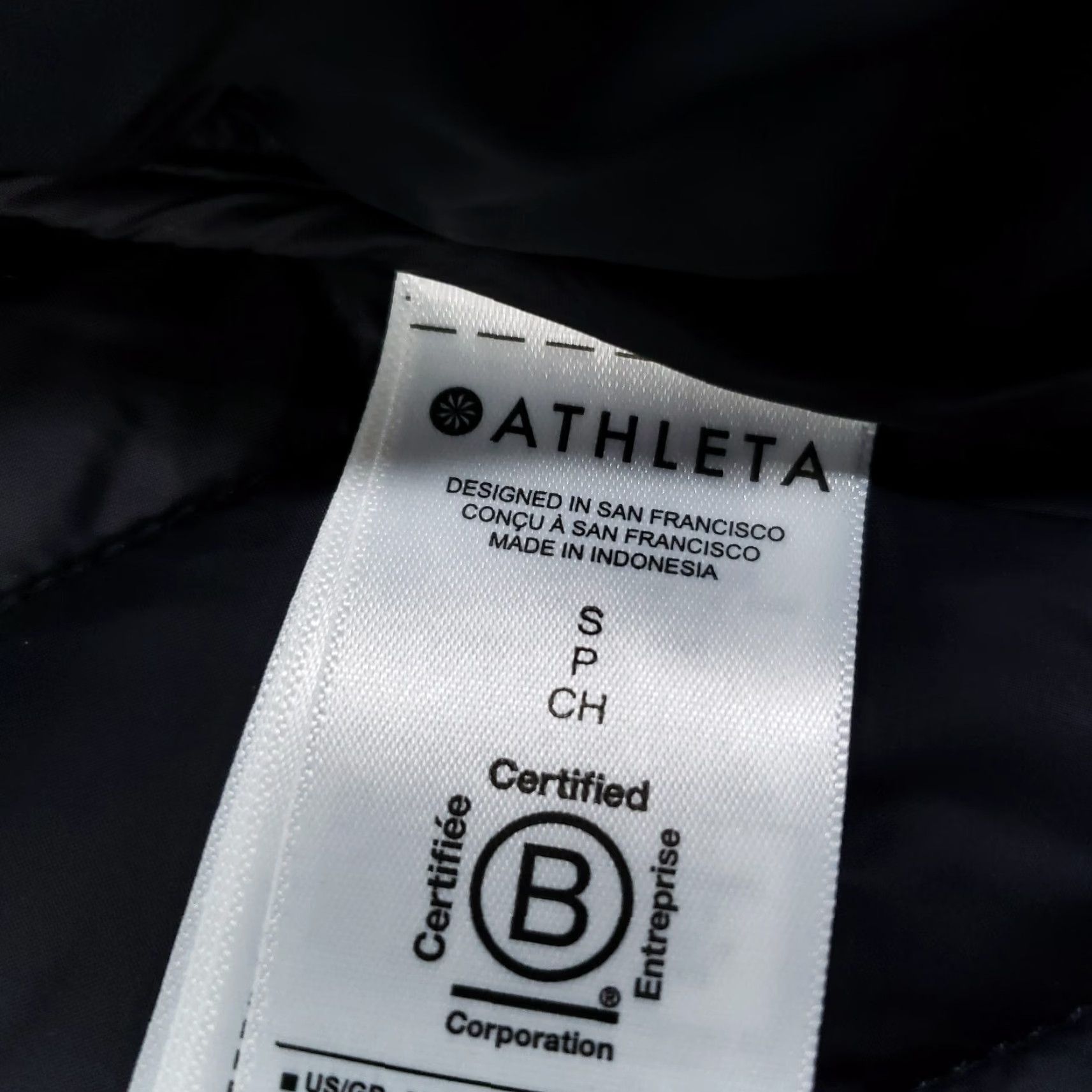 Athleta Athleta Vest Womens Small Black Full Zip Quilted Whisper Featherless Velvet Vest NWT Size S / US 4 / IT 40 - 7 Thumbnail