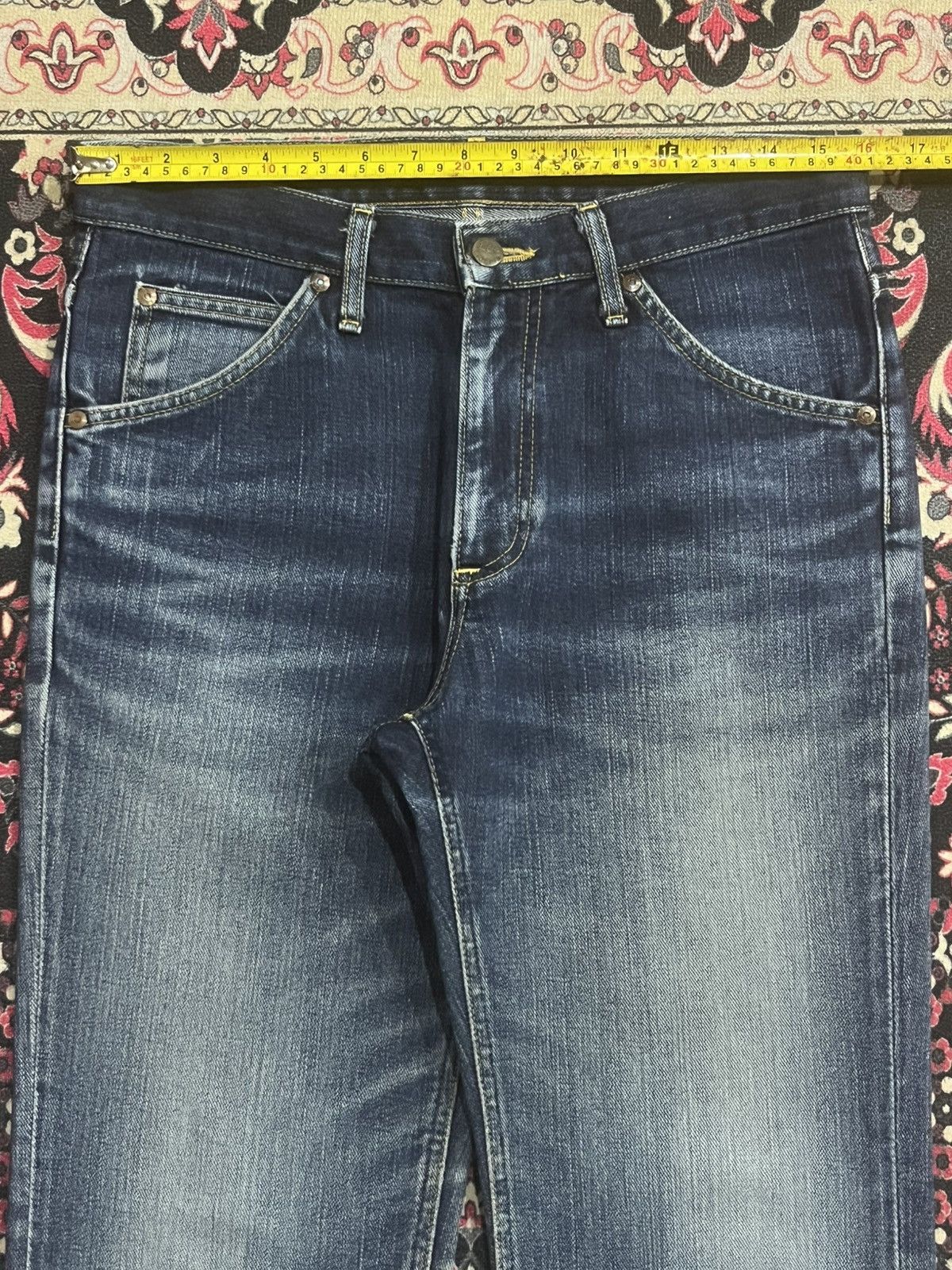 Vintage Vintage Lee Japan Dark Blue Faded Washed Distress Flare Jean Size US 31 - 13 Thumbnail