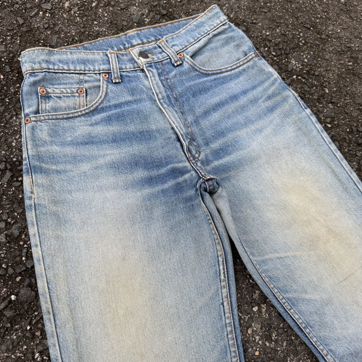 Levi's Vintage Clothing VINTAGE LEVI'S 525 LIGHT WASH FADED DENIM JEANS Size US 29 - 8 Thumbnail