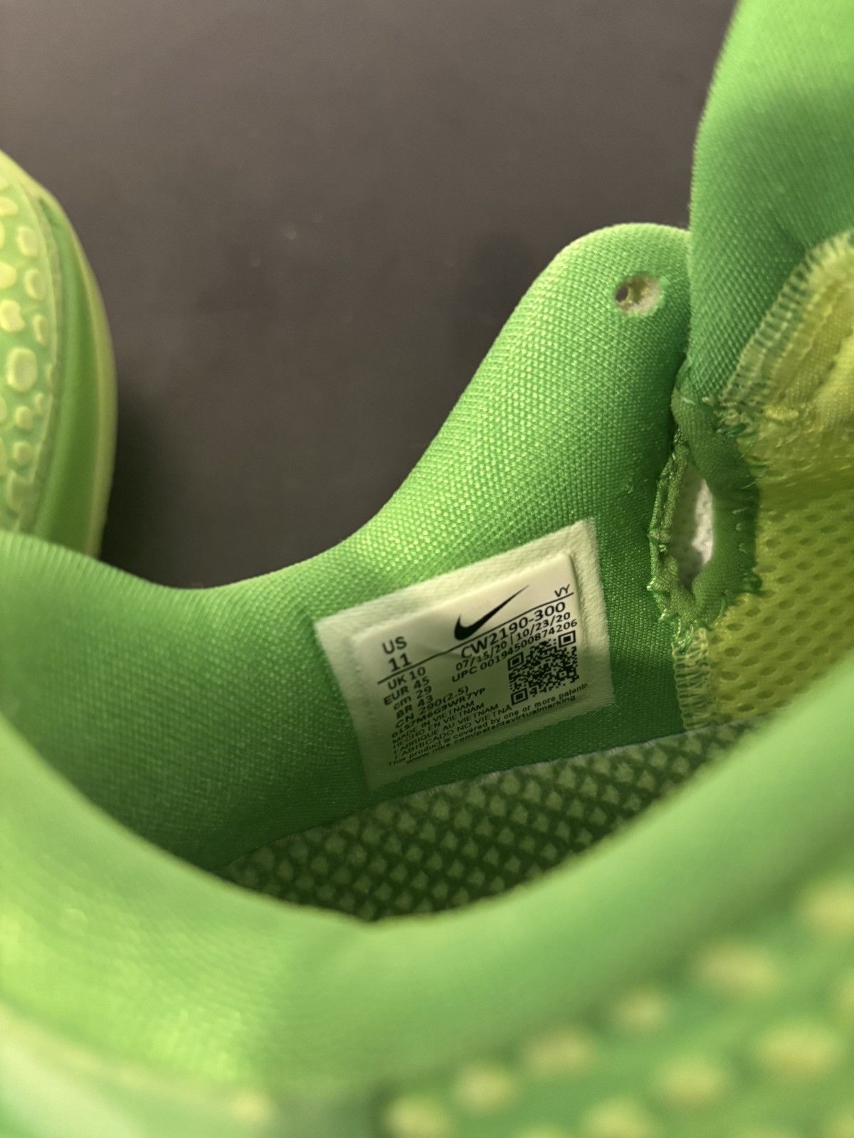 Nike Kobe 6 Grinch Size US 11 / EU 44 - 4 Thumbnail