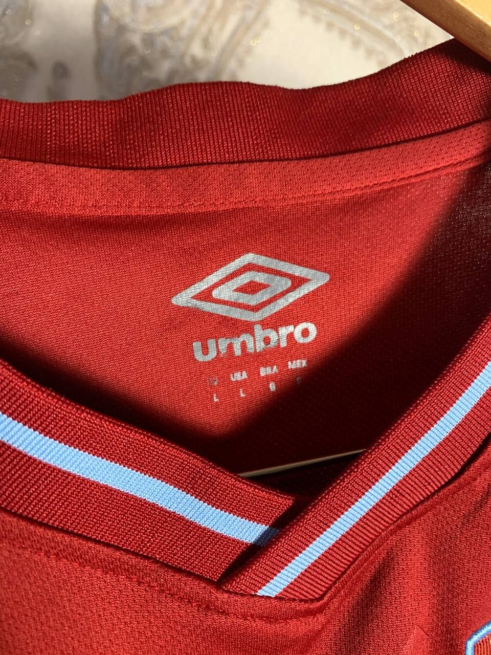 Umbro Vintage Umbro FC West Ham United England Soccer Jersey Size US L / EU 52-54 / 3 - 4 Thumbnail