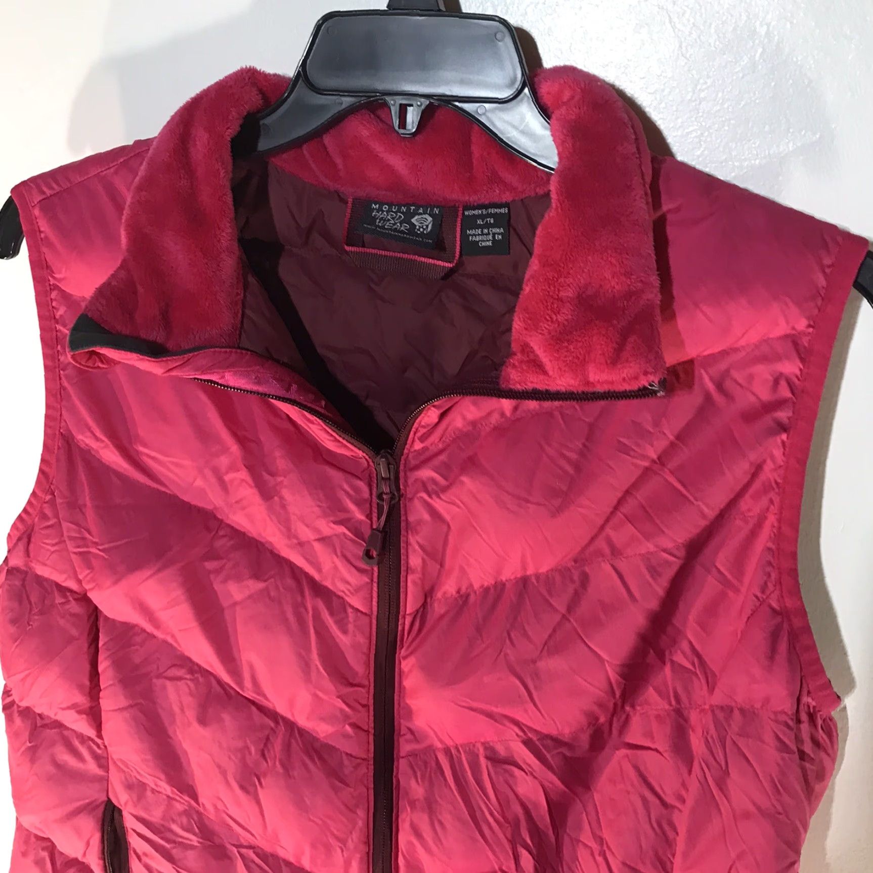 Mountain Hardwear VINTAGE Mountain Hardwear Pink Down Puffer Vest Women's XL Nylon Casual Winter Fall Quilted Zipper Size XL / US 12-14 / IT 48-50 - 2 Thumbnail