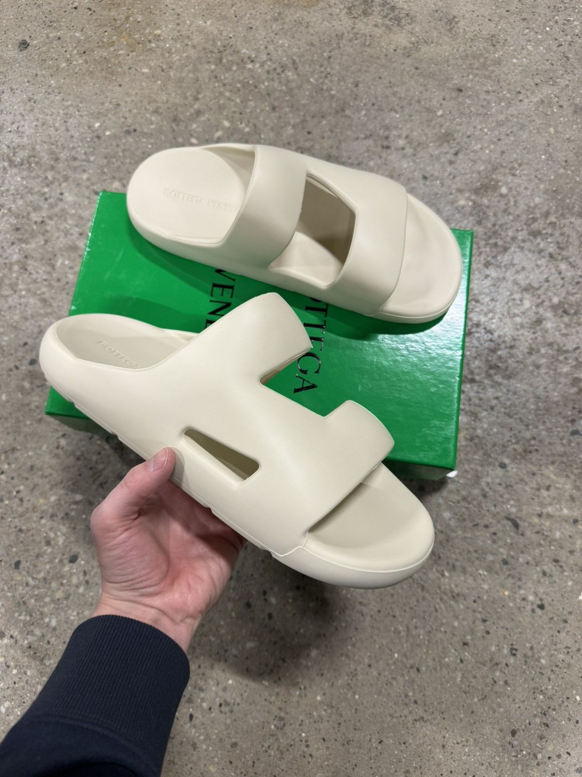 Bottega Veneta Bottega Veneta Rubber Band Slide Sandals NEW 600$ Size US 8 / EU 41 - 1 Thumbnail