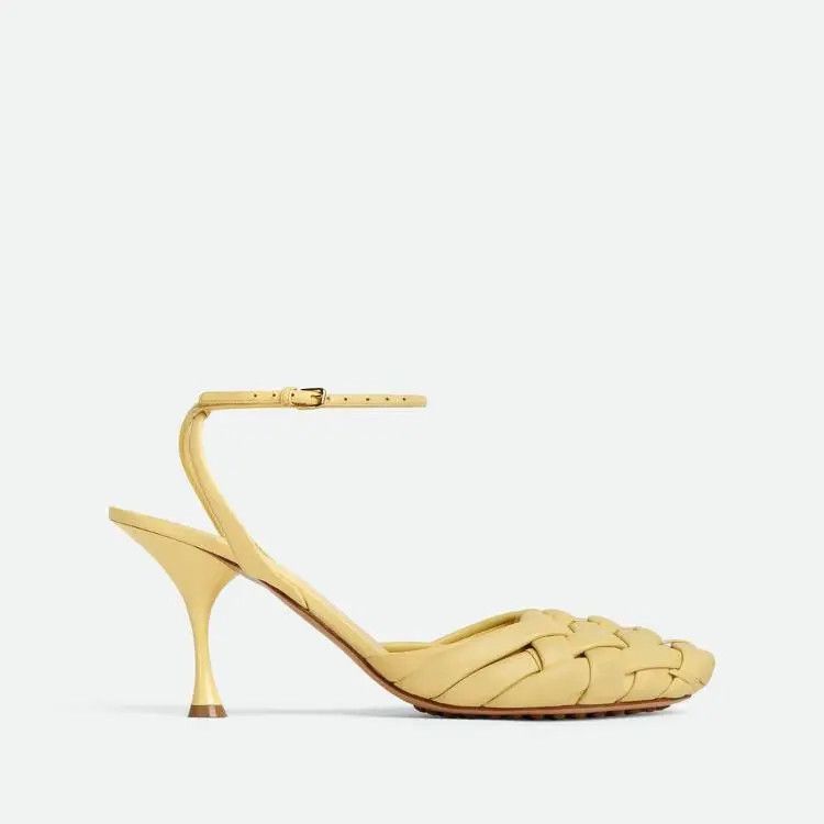 Bottega Veneta o1n1vont1225 Freckles Pumps in Natural Size US 6.5 / IT 36.5 - 1 Thumbnail