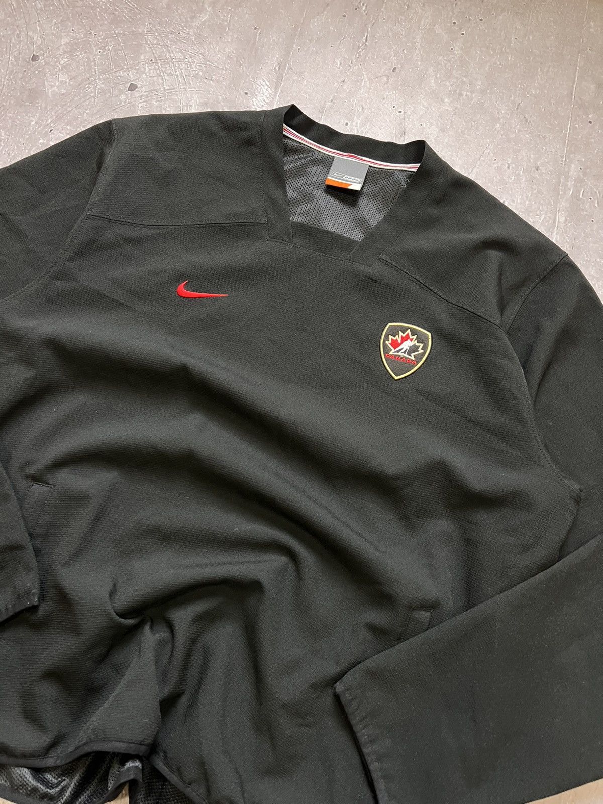 Nike Vintage Nike Canada Ice Hockey Train Sweatshirt Mens Size L Size US L / EU 52-54 / 3 - 3 Thumbnail
