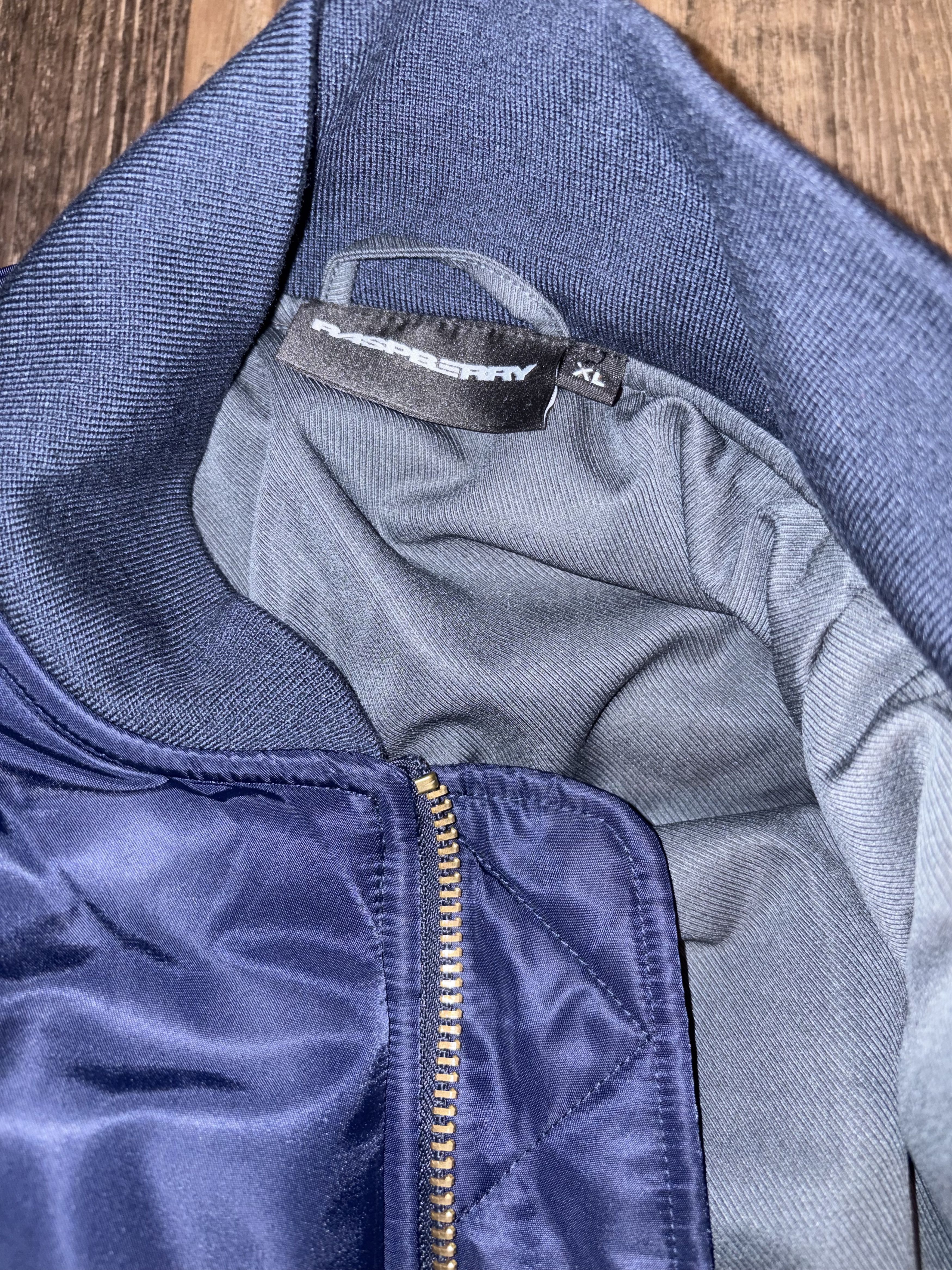 The GV Gallery Navy Bomber (Raspberry Hills) Size US XL / EU 56 / 4 - 2 Thumbnail