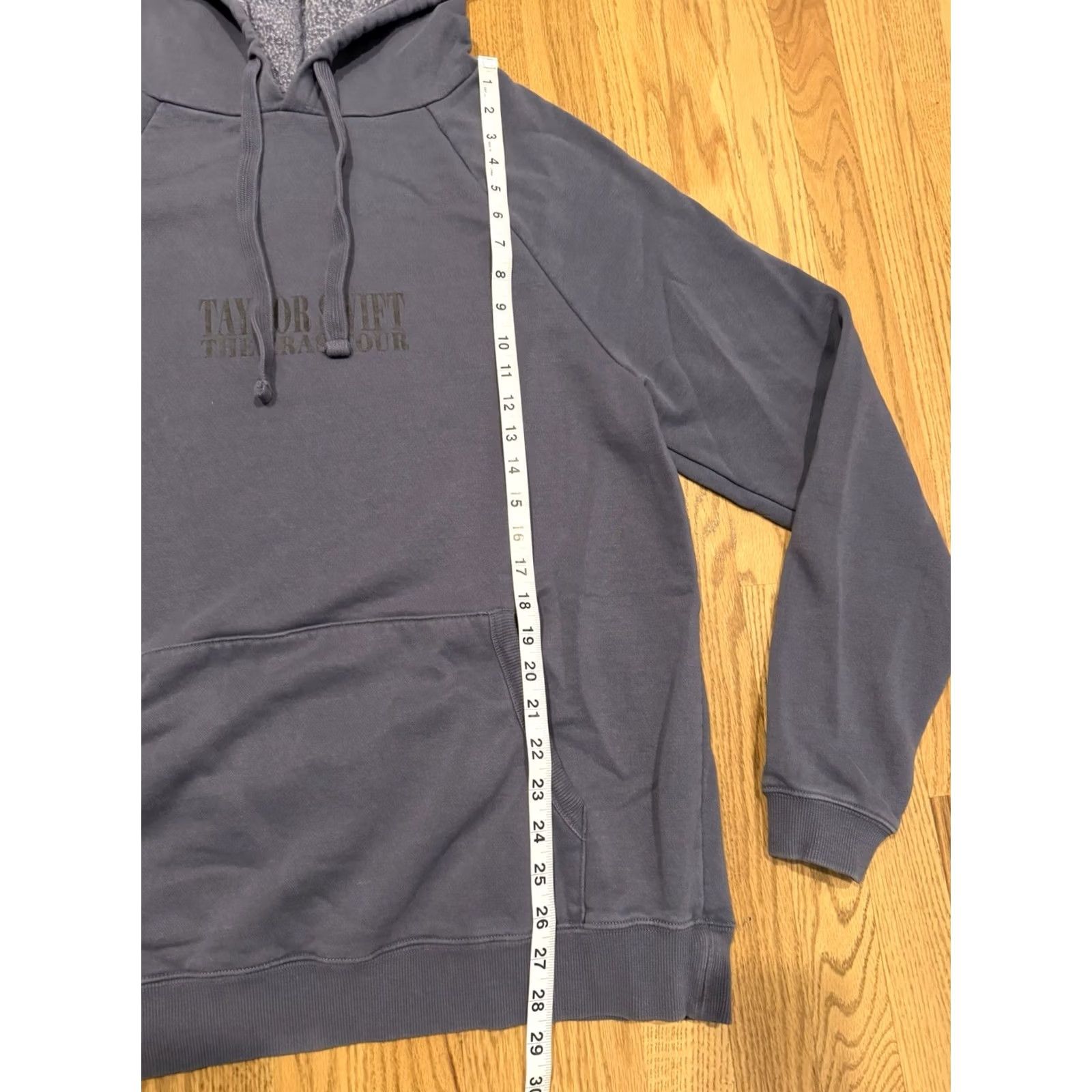 Vintage Taylor Swift The Eras Tour 2023 Hoodie Sweatshirt Medium Blue Gray Pullover Size M / US 6-8 / IT 42-44 - 7 Thumbnail