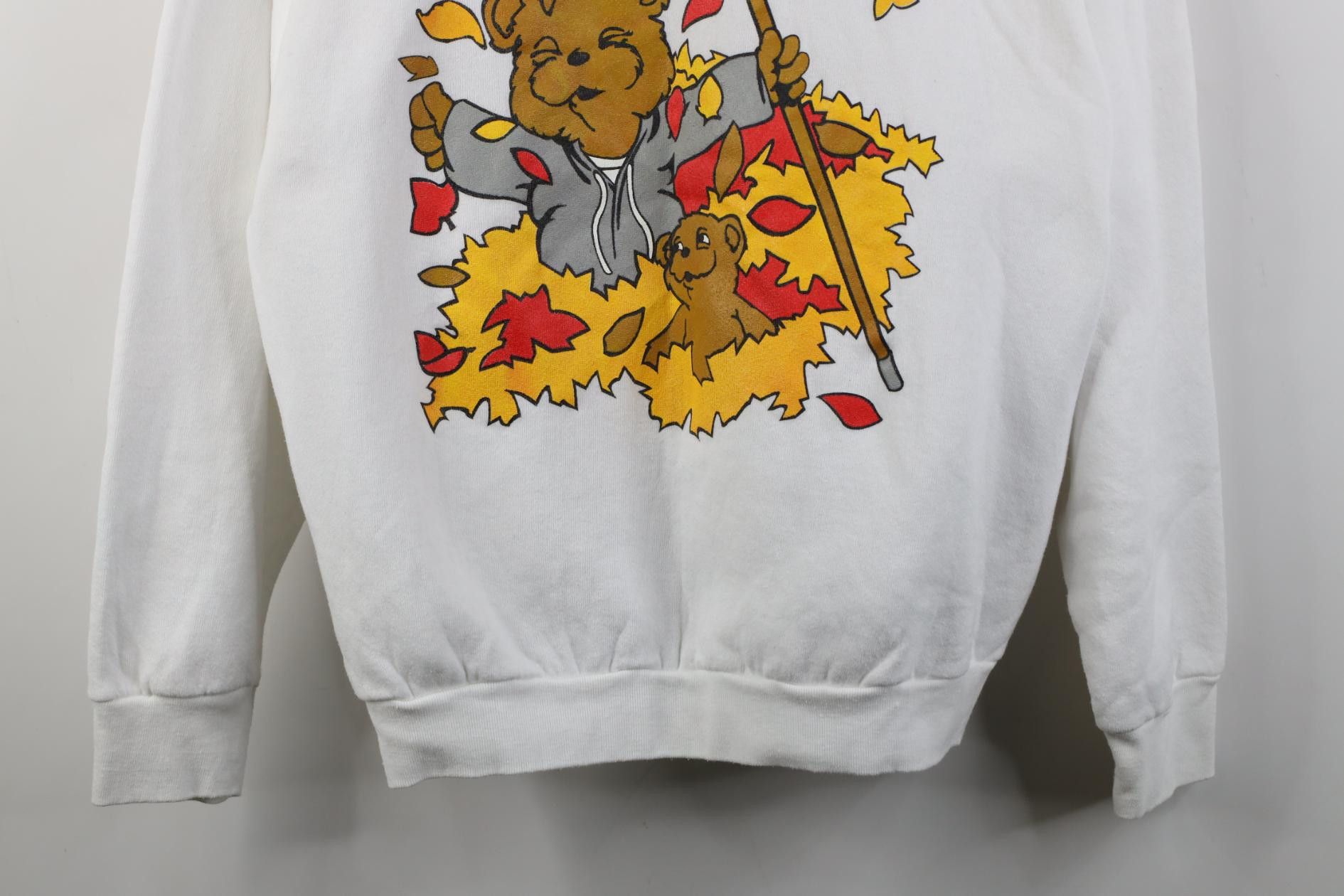 Vintage Vintage 90s Streetwear Fall Leaves Bear Crewneck Sweatshirt Size XXL / US 16-18 / IT 52-54 - 3 Thumbnail