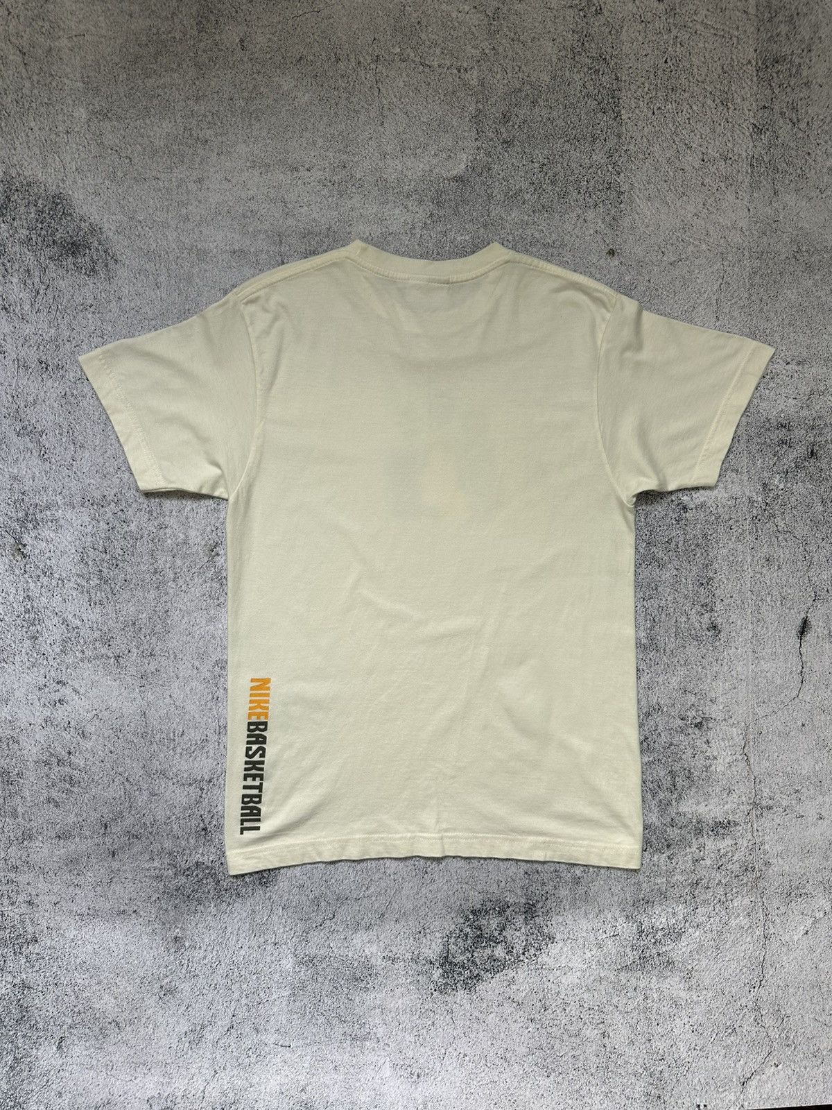 Nike Vintage Nike T-shirt Basketball Print Centre Size US XS / EU 42 / 0 - 2 Thumbnail