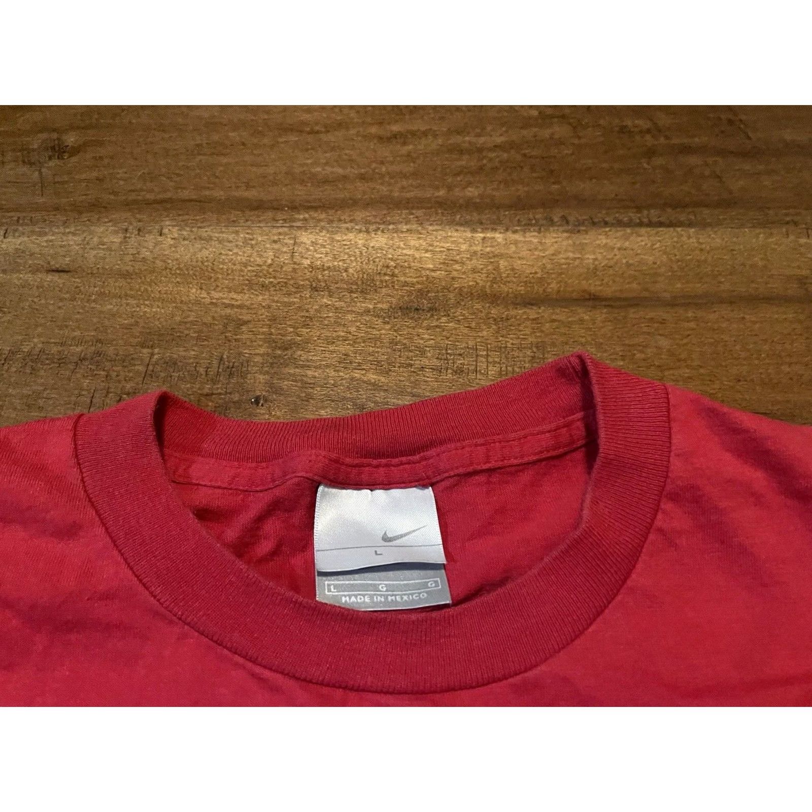 Nike VINTAGE Nike Y2K Red T-Shirt S/S Crew Neck Logo Swoosh Men L Size US L / EU 52-54 / 3 - 3 Thumbnail