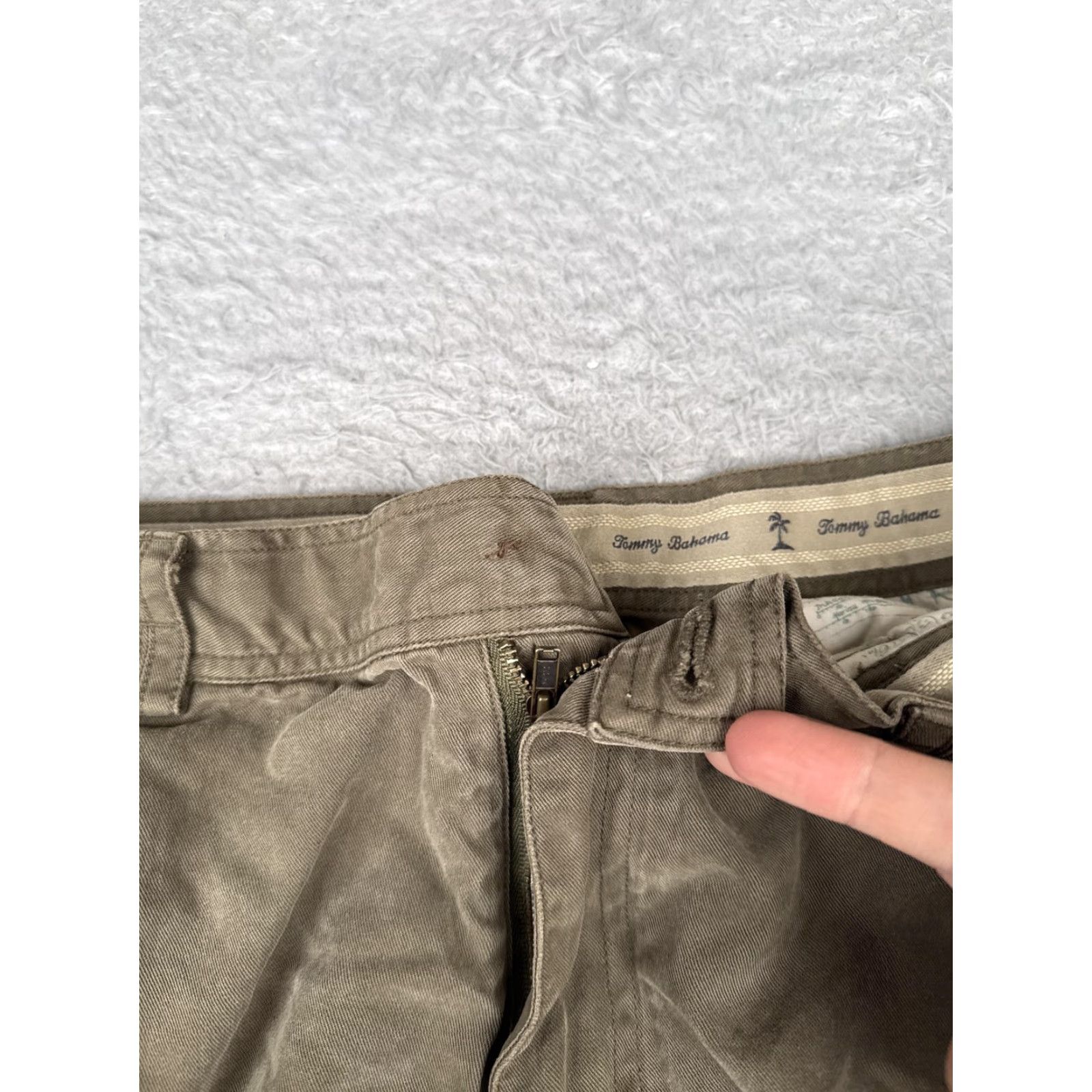 Tommy Bahama Tommy Bahama Shorts Mens 33 Olive Green Chino Flat Front Lyocell Cotton Pockets 90s Beach Mens Size US 33 - 7 Thumbnail