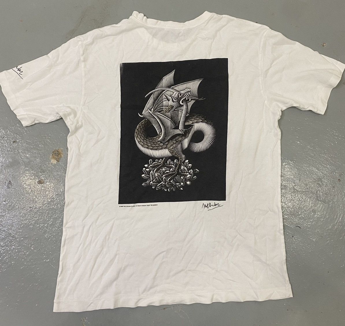 Art Comes First 💥 M.C ESCHER DRAGON ART DRAW BIG PRINTED Size US L / EU 52-54 / 3 - 1 Thumbnail