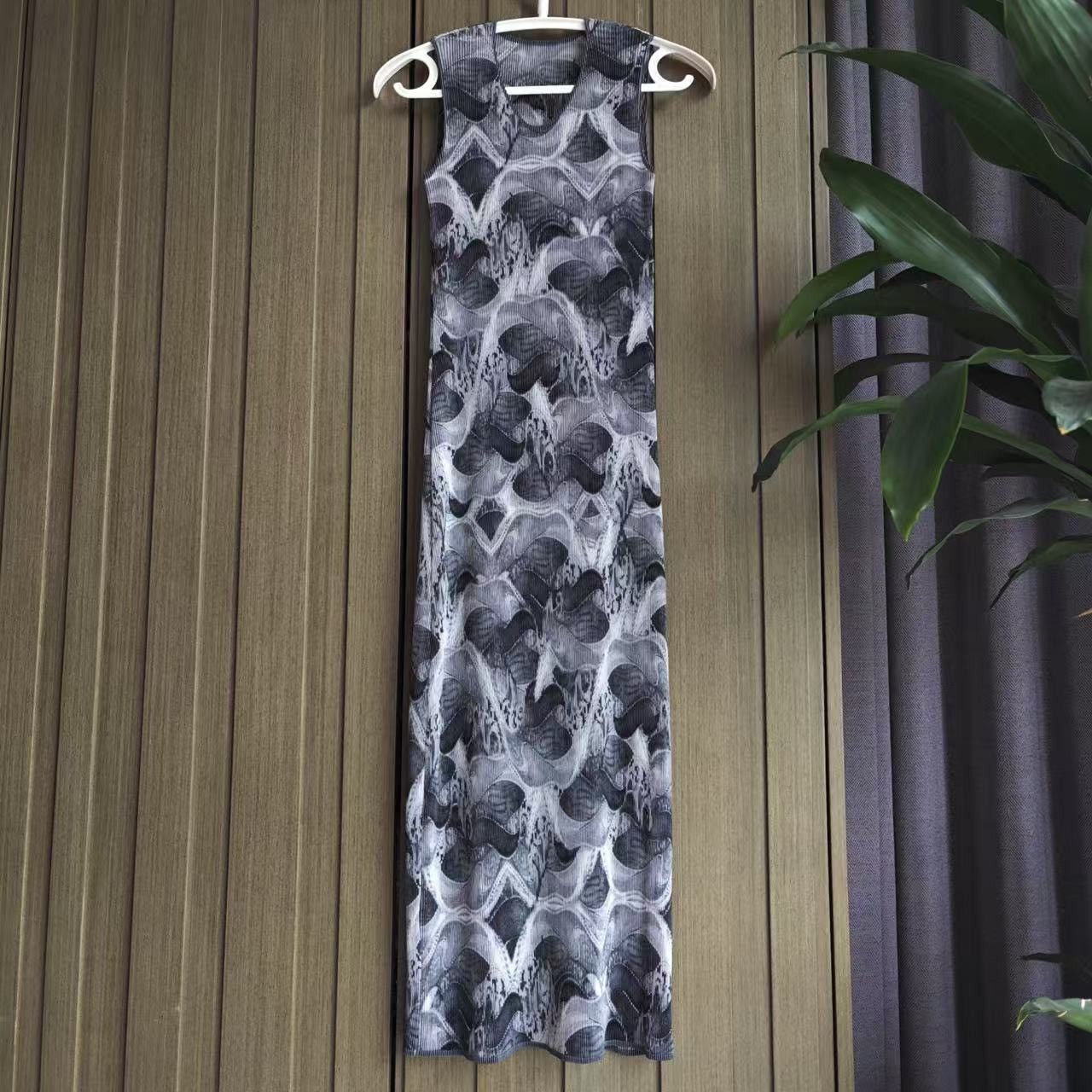 Issey Miyake Ink wash wave pleated dress Size M / US 6-8 / IT 42-44 - 1 Thumbnail
