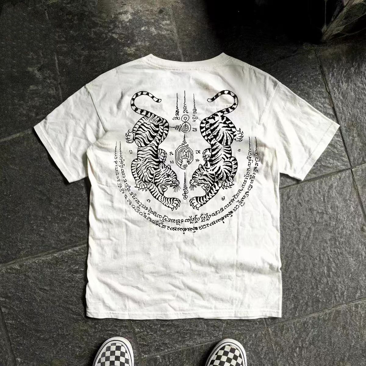 Vintage White Washed Vintage Tiger Print T-Shirt Size US M / EU 48-50 / 2 - 1 Thumbnail