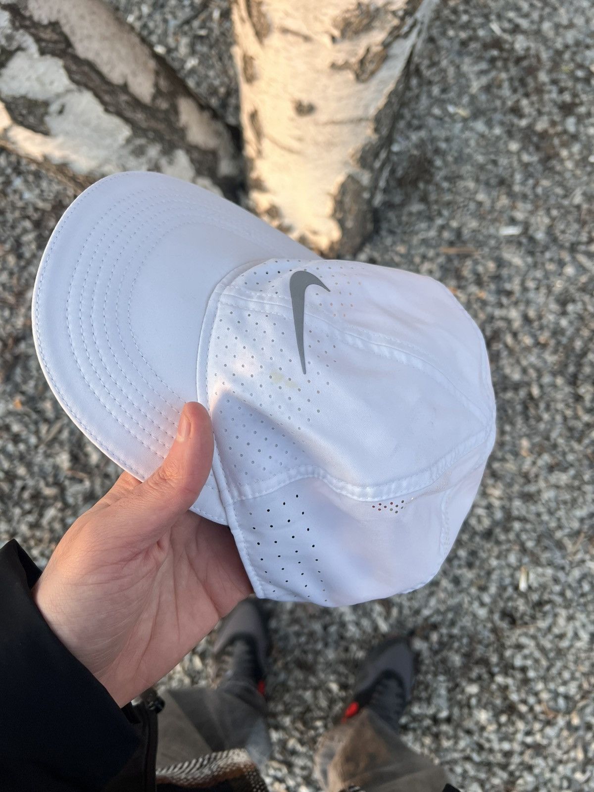Nike VINTAGE NIKE FEATHERLIGHT REFLECTIVE CAP DRILL Y2K CASUAL Size ONE SIZE - 5 Thumbnail