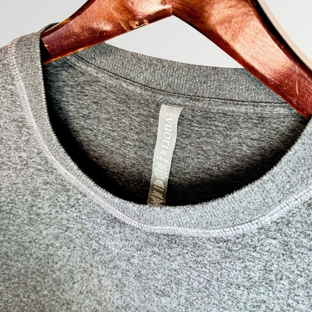 Vuori vuori Men's Ponto Performance Crew in Charcoal Heather - XL Size US XL / EU 56 / 4 - 12 Thumbnail