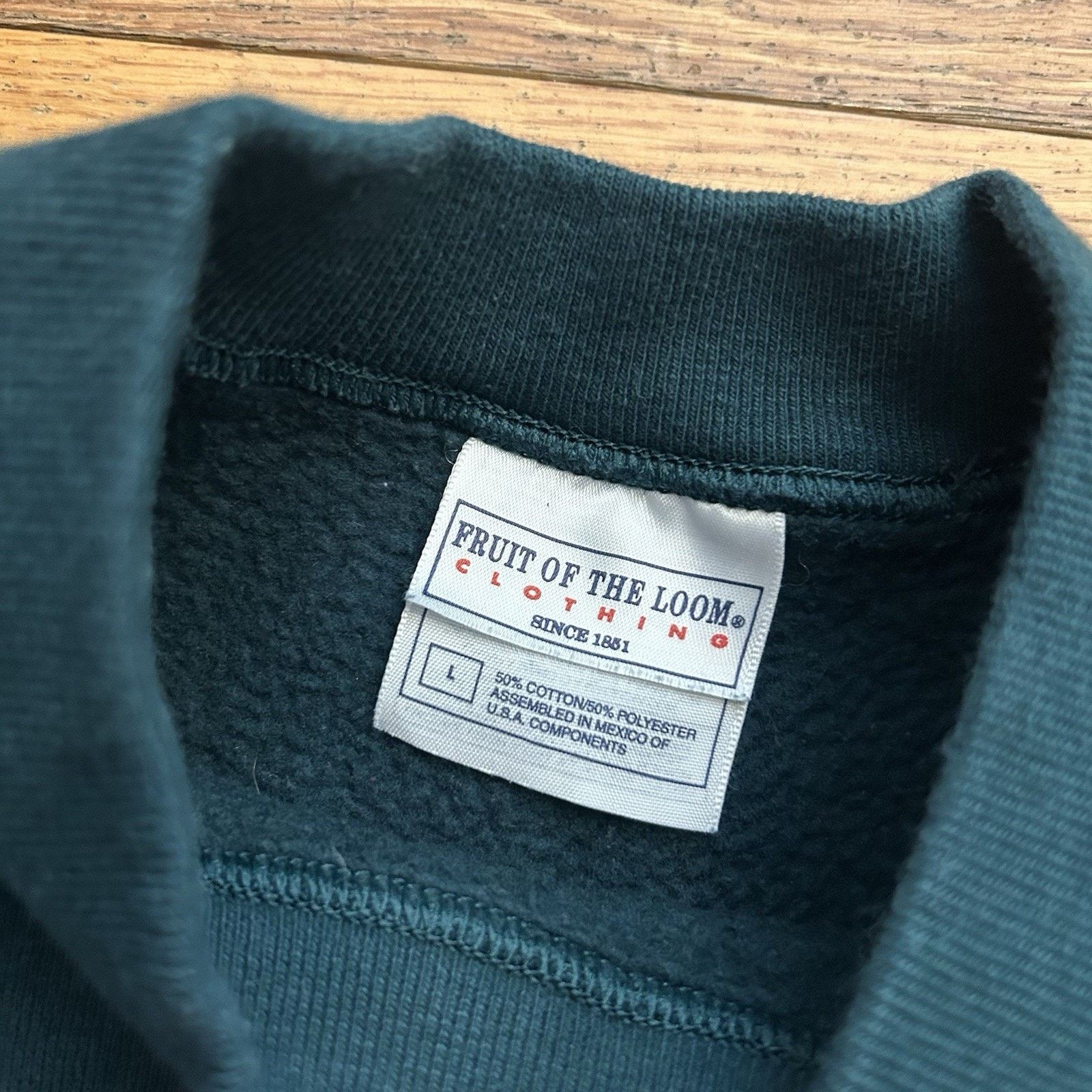 Fruit Of The Loom × Vintage Vintage 90s Green Raglan Fleece Pullover Sweatshirt Small Size US S / EU 44-46 / 1 - 3 Thumbnail