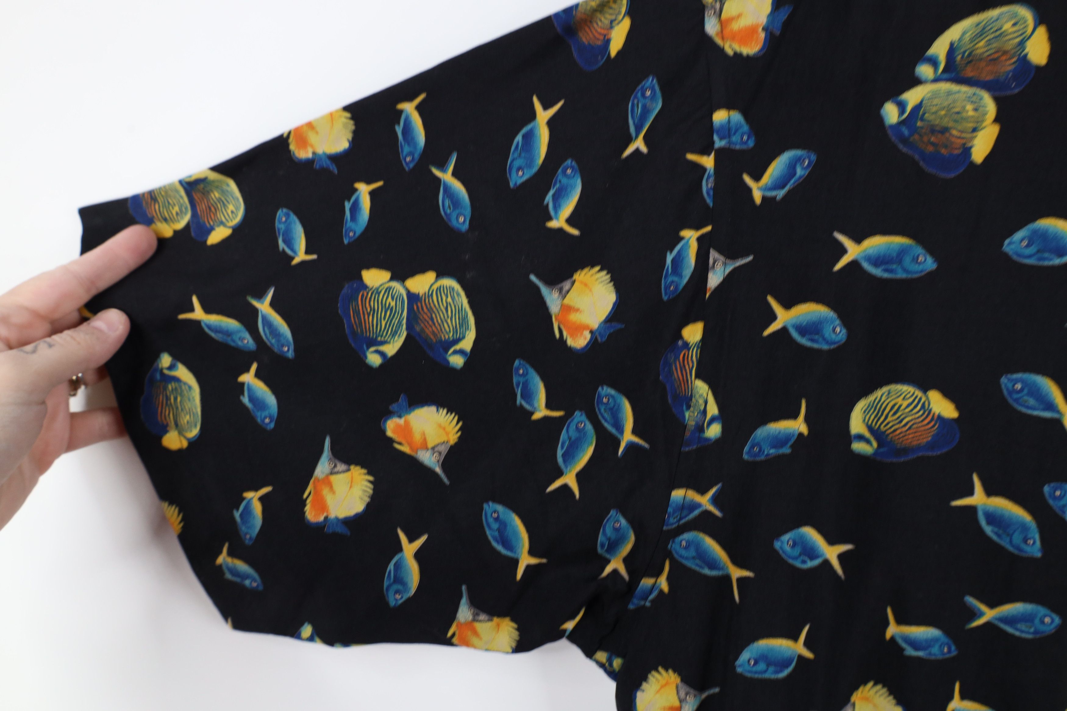 Vintage Vintage 90s Streetwear Over Print Looped Collar Button Shirt Size US XL / EU 56 / 4 - 8 Thumbnail