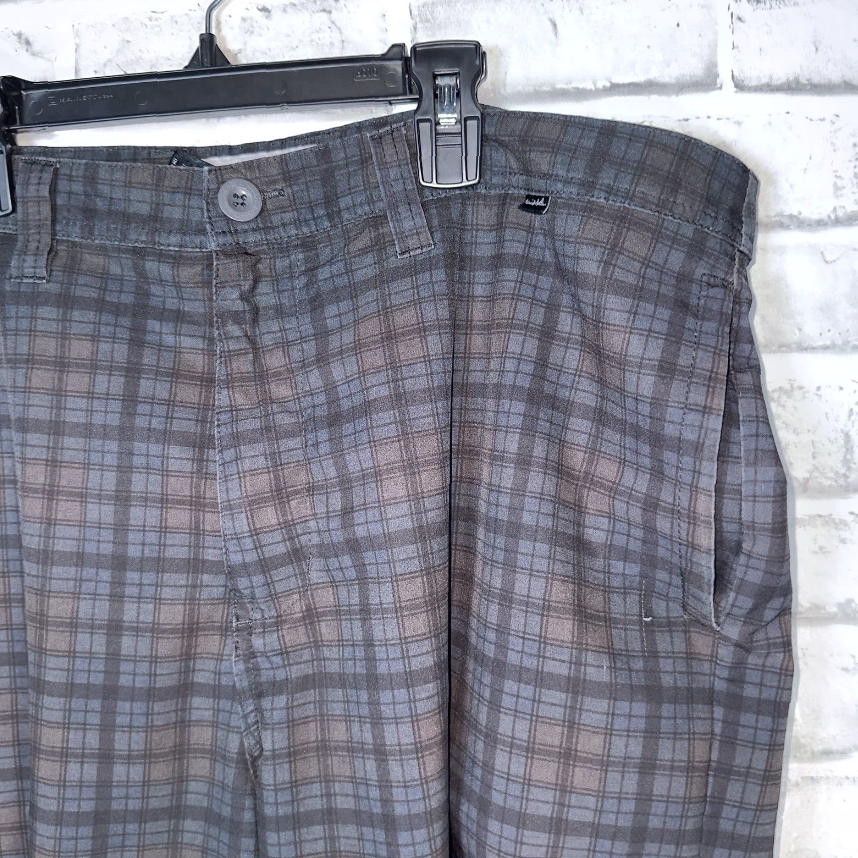 TravisMathew Travis Mathew Shorts Plaid Athletic Polyester Mens 38 Regular Multicolor Chino Athletic Fit Mens Size US 38 / EU 54 - 2 Thumbnail