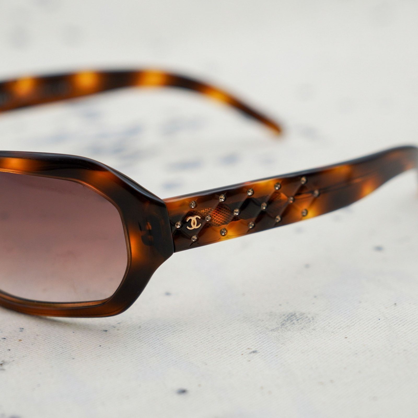 Chanel Vintage chanel brown gradient crystal cc logo y2k sunglasses Size ONE SIZE - 4 Thumbnail