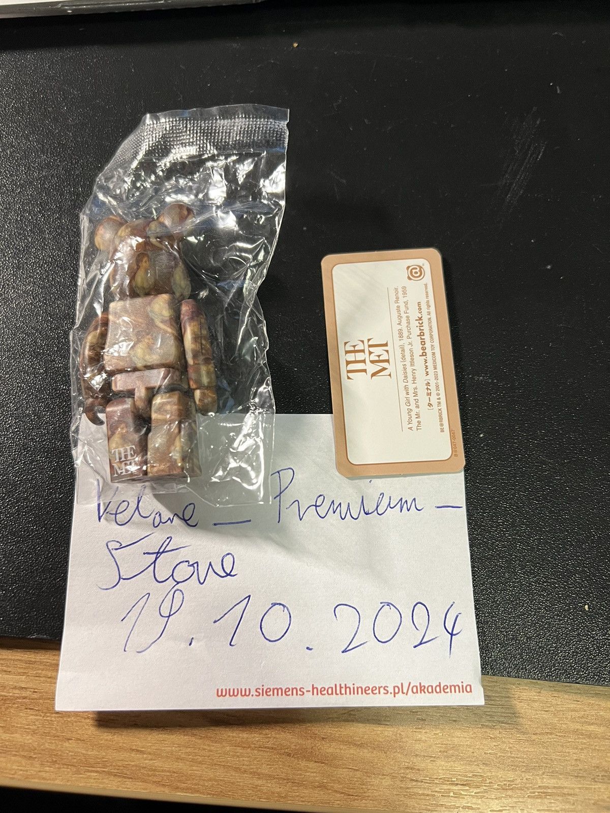 Medicom Toy Bearbrick Series 47 The Met (secret) Size ONE SIZE - 2 Thumbnail
