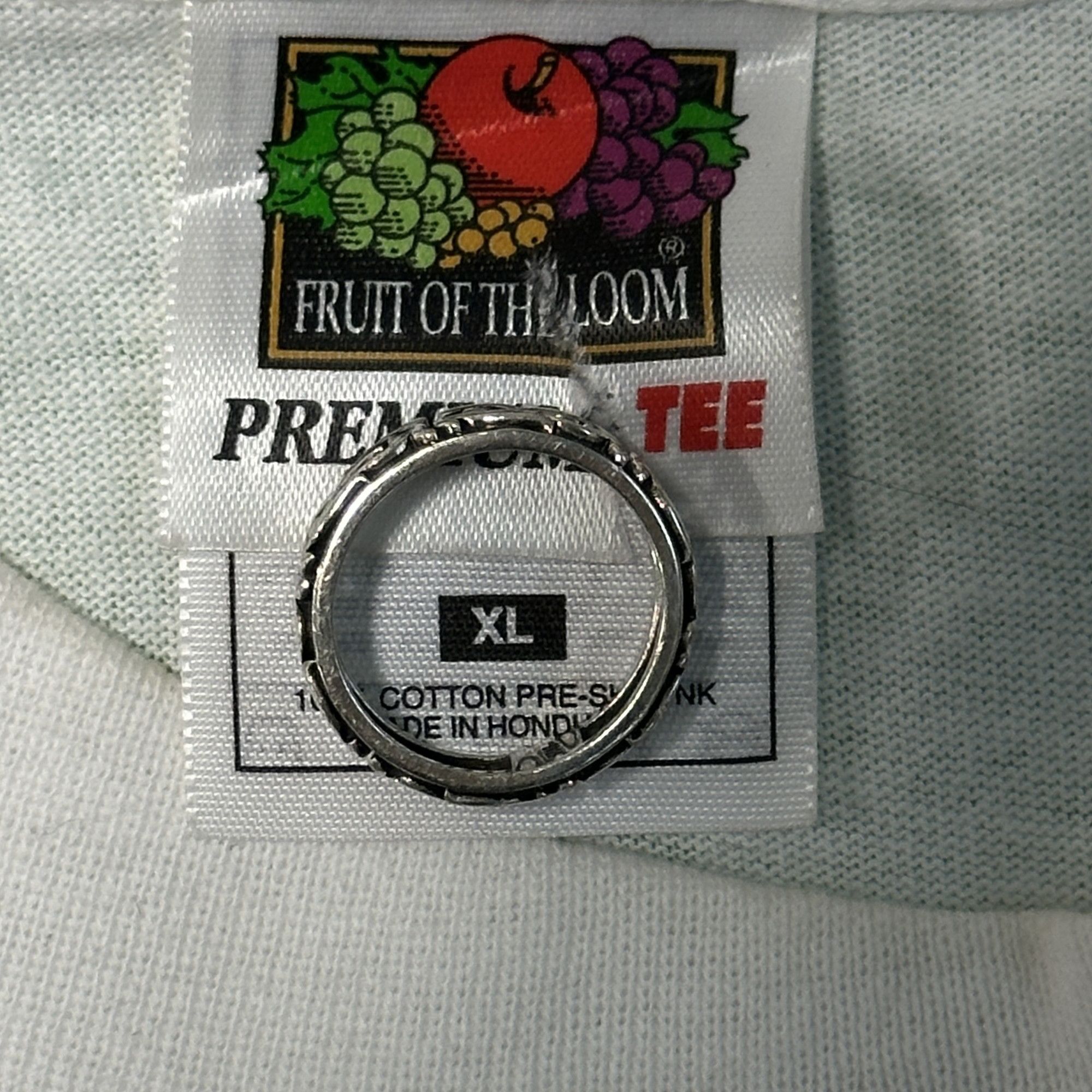 Fruit Of The Loom Vintage Santana Supernatural Tour 2000 Graphic T-Shirt Size XL Size US XL / EU 56 / 4 - 3 Thumbnail