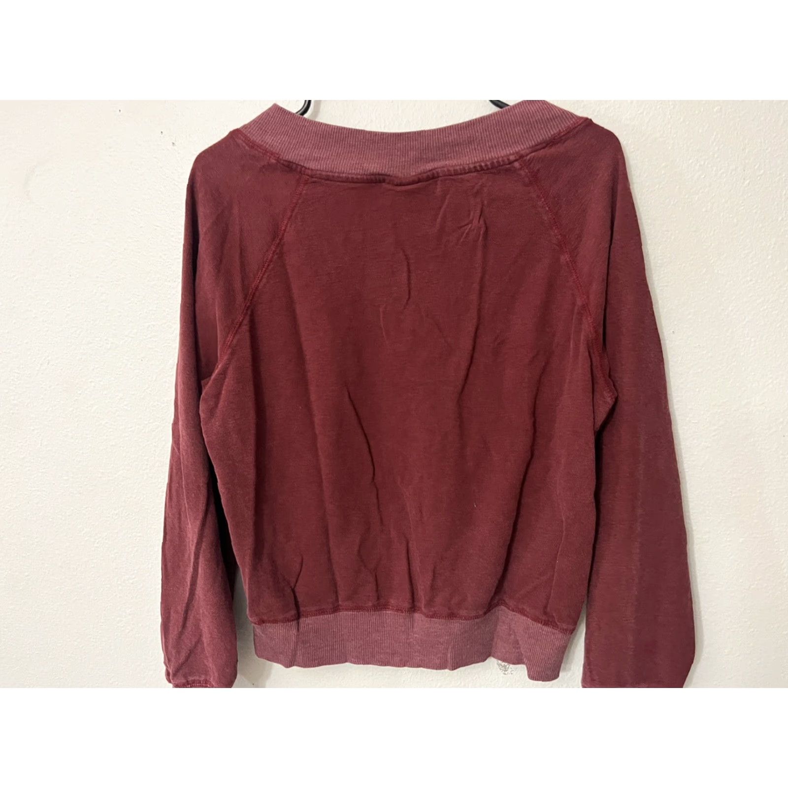Vintage VINTAGE Universal Thread Pullover Sweater Womens Size Small Red V-Neck Long Sleeve Cotton University Size S / US 4 / IT 40 - 2 Thumbnail