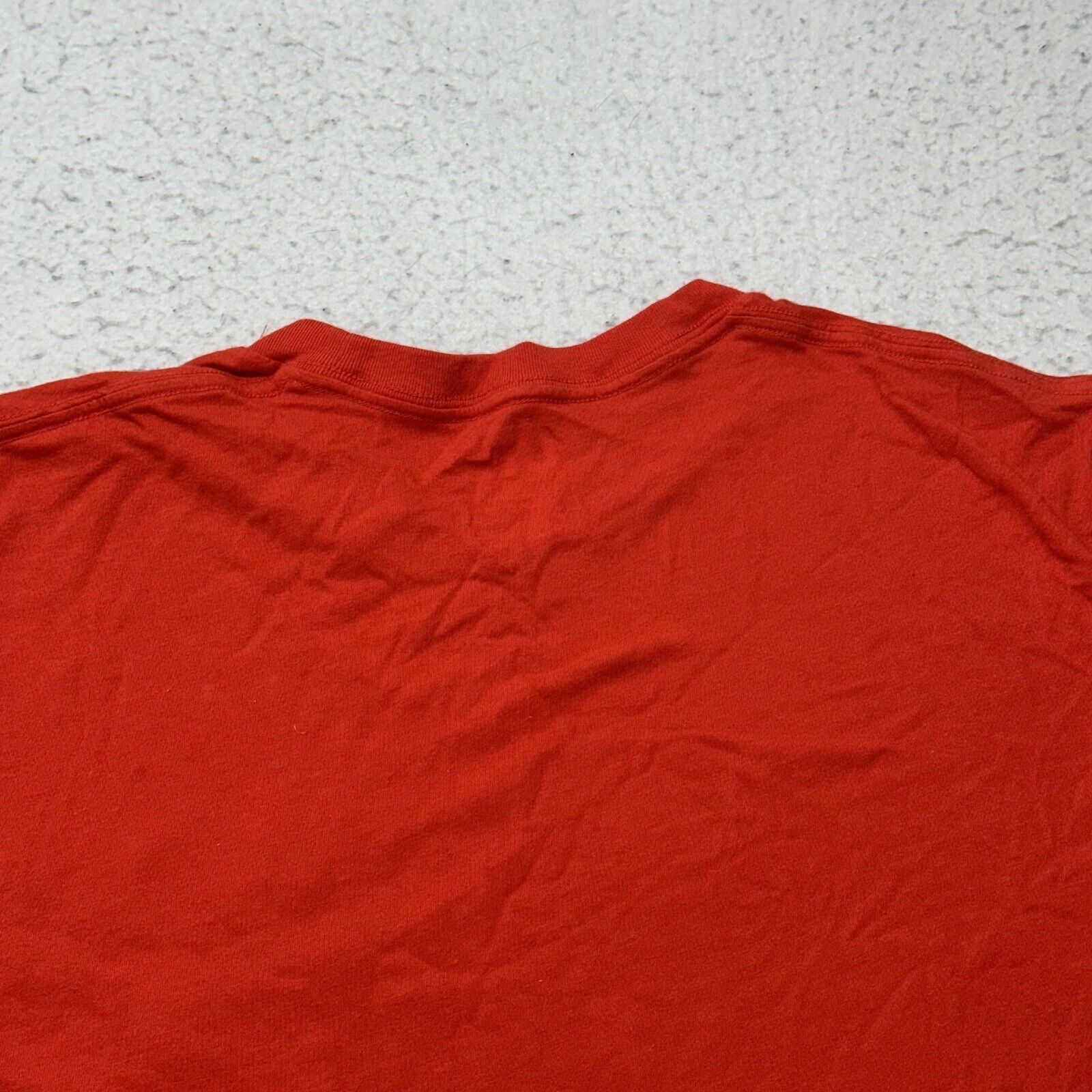 Uniqlo UNIQLO Disney Medium Mickey Mouse Pocket Square Red T Shirt Size US M / EU 48-50 / 2 - 11 Thumbnail