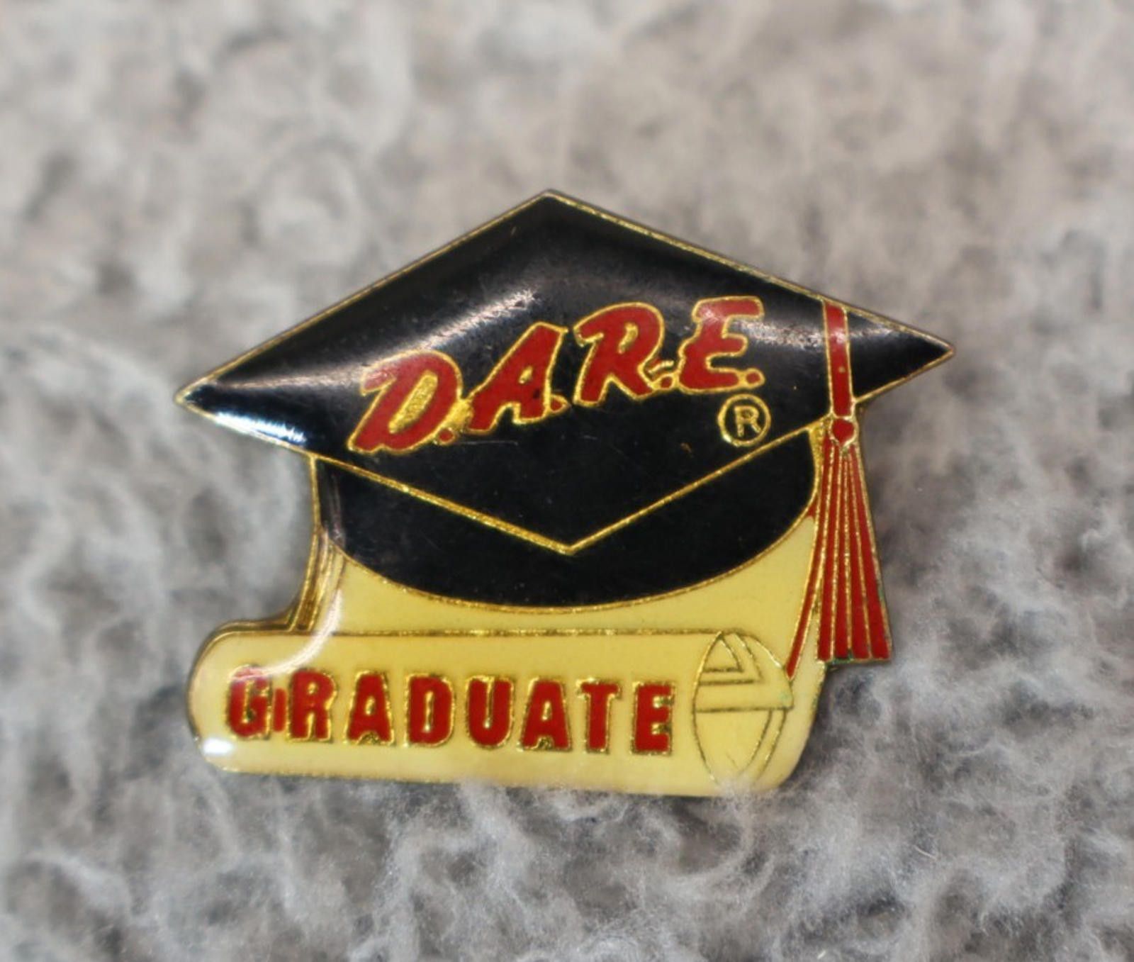 Other Vintage DARE Graduate Pin Button Tassel Size ONE SIZE - 1 Thumbnail