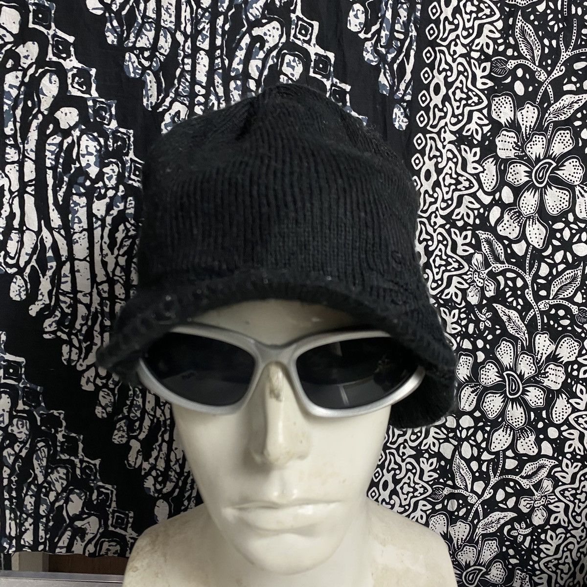 If Six Was Nine 2000s ricco int.ltd skullism embroidery knitted cap lgbstyle Size ONE SIZE - 3 Thumbnail