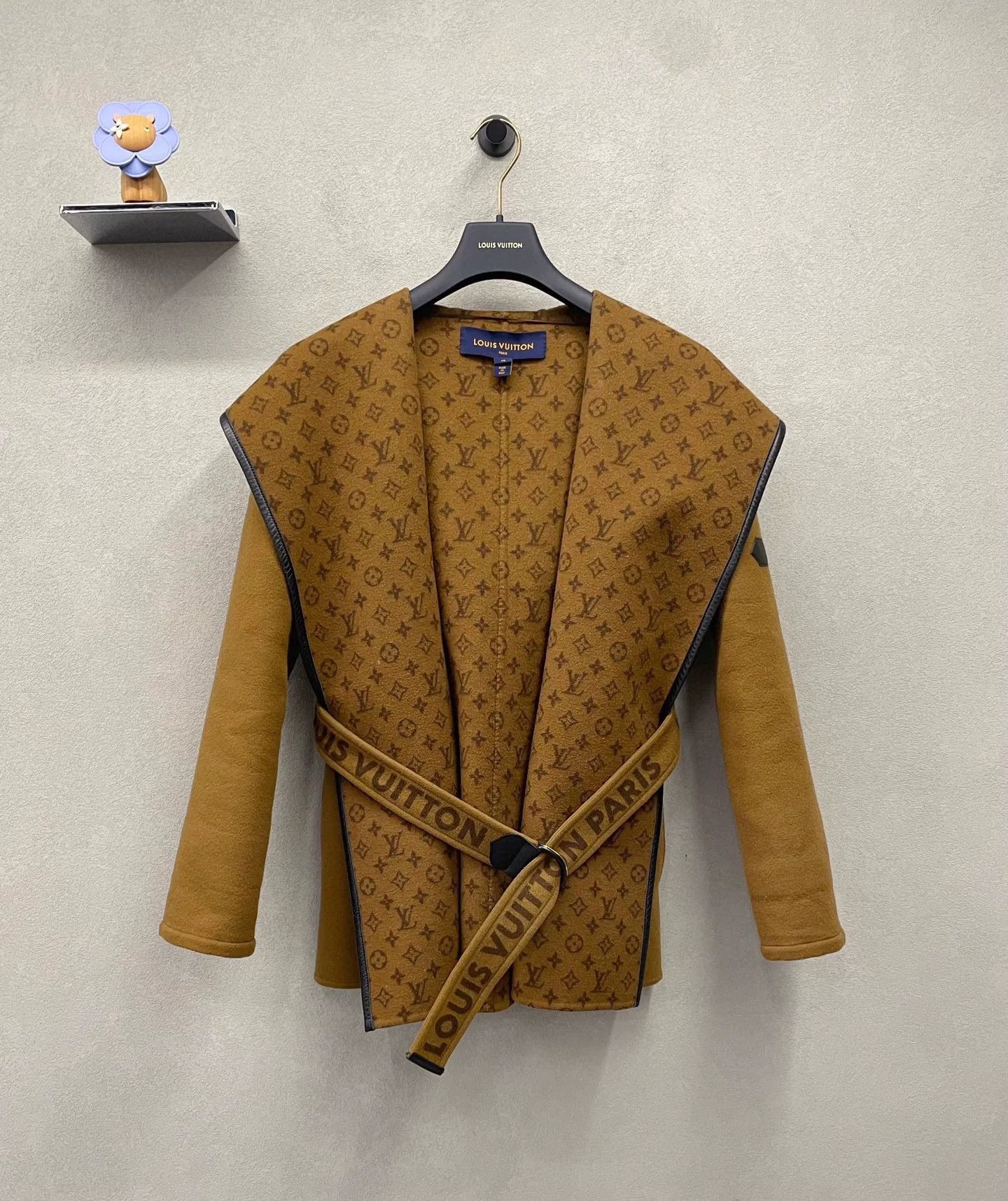 Louis Vuitton Louis Vuitton Brown Monogram Robe Coat Size US M / EU 48-50 / 2 - 1 Thumbnail