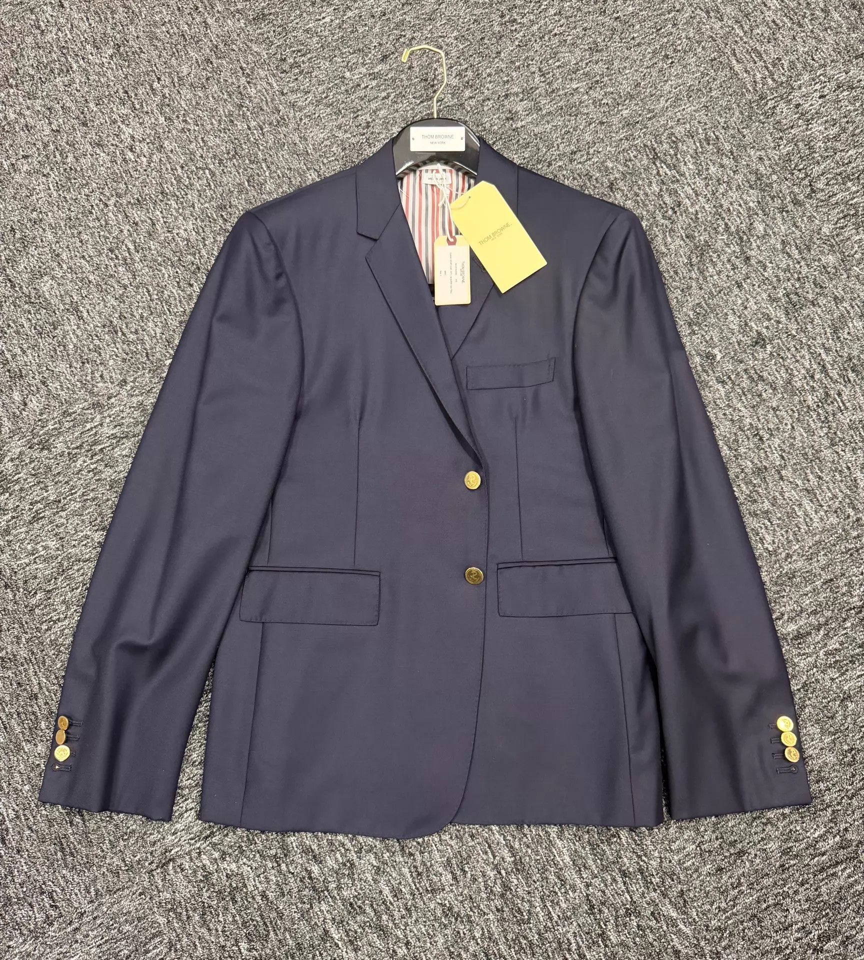 Thom Browne Thom Browne Men's Classic Navy Gold Button Suit Size3 Wool Size US L / EU 52-54 / 3 - 3 Thumbnail