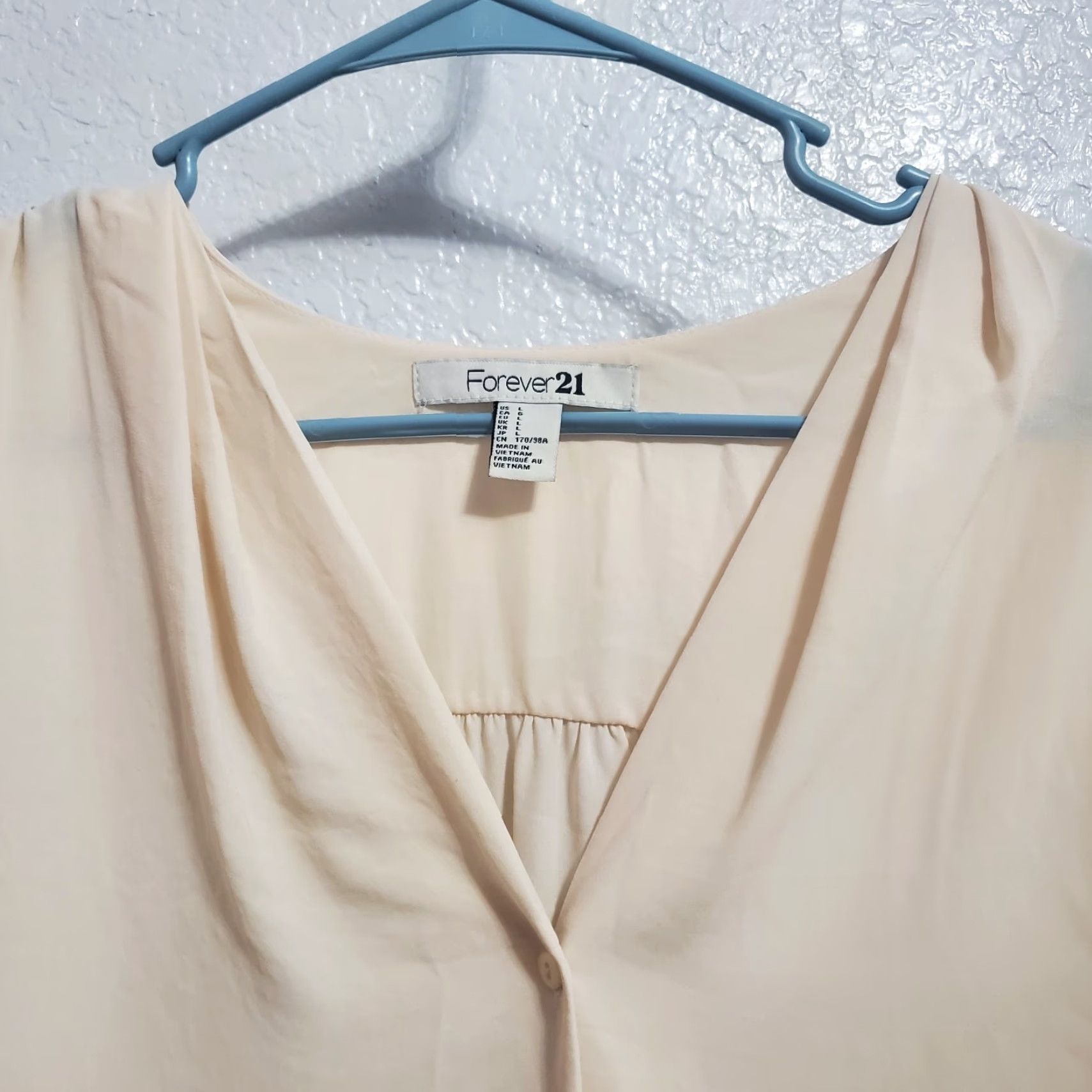 Forever 21 Forever 21 Top Women L Cream Button Up Blouse Academia Neutral Minimalist Office Shirt Size L / US 10 / IT 46 - 5 Thumbnail