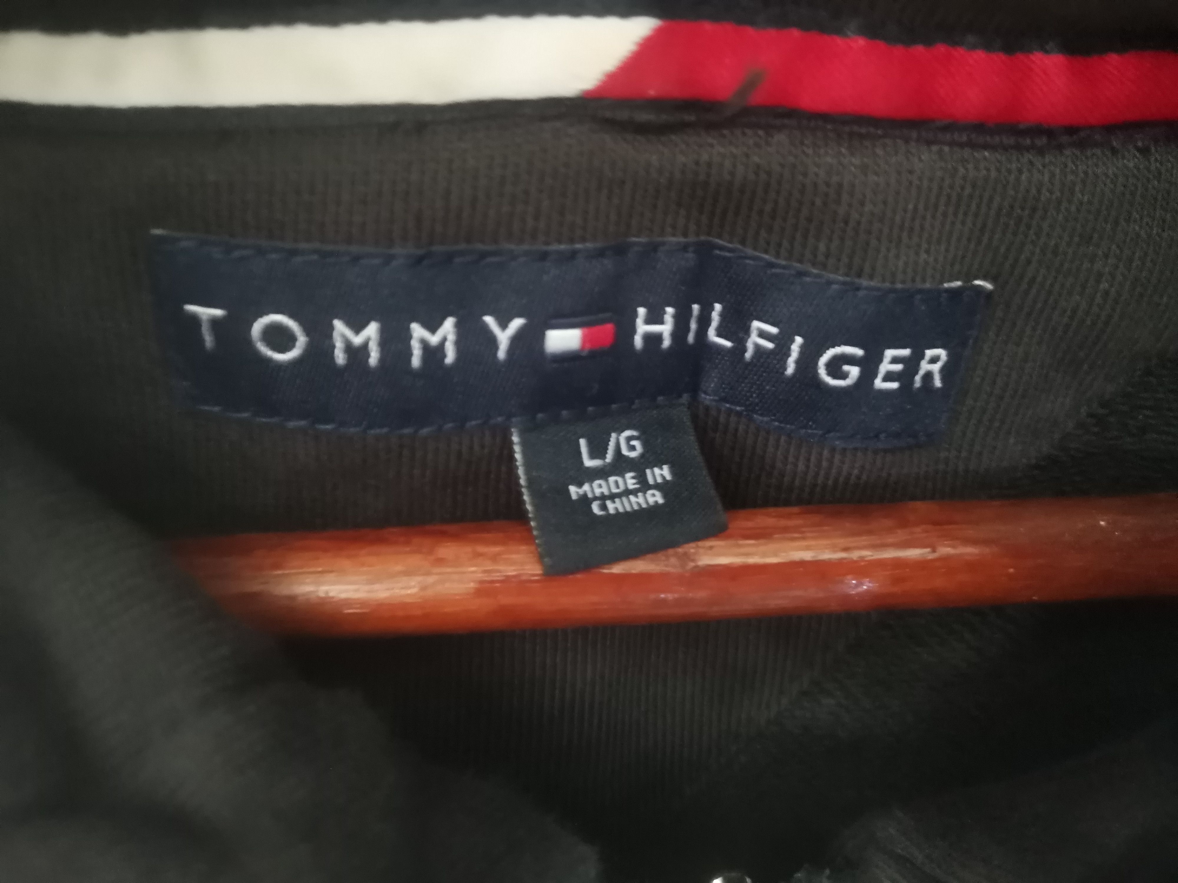 Tommy Hilfiger × Vintage Rare Tommy hilfiger hoodies black colour Size US L / EU 52-54 / 3 - 3 Thumbnail