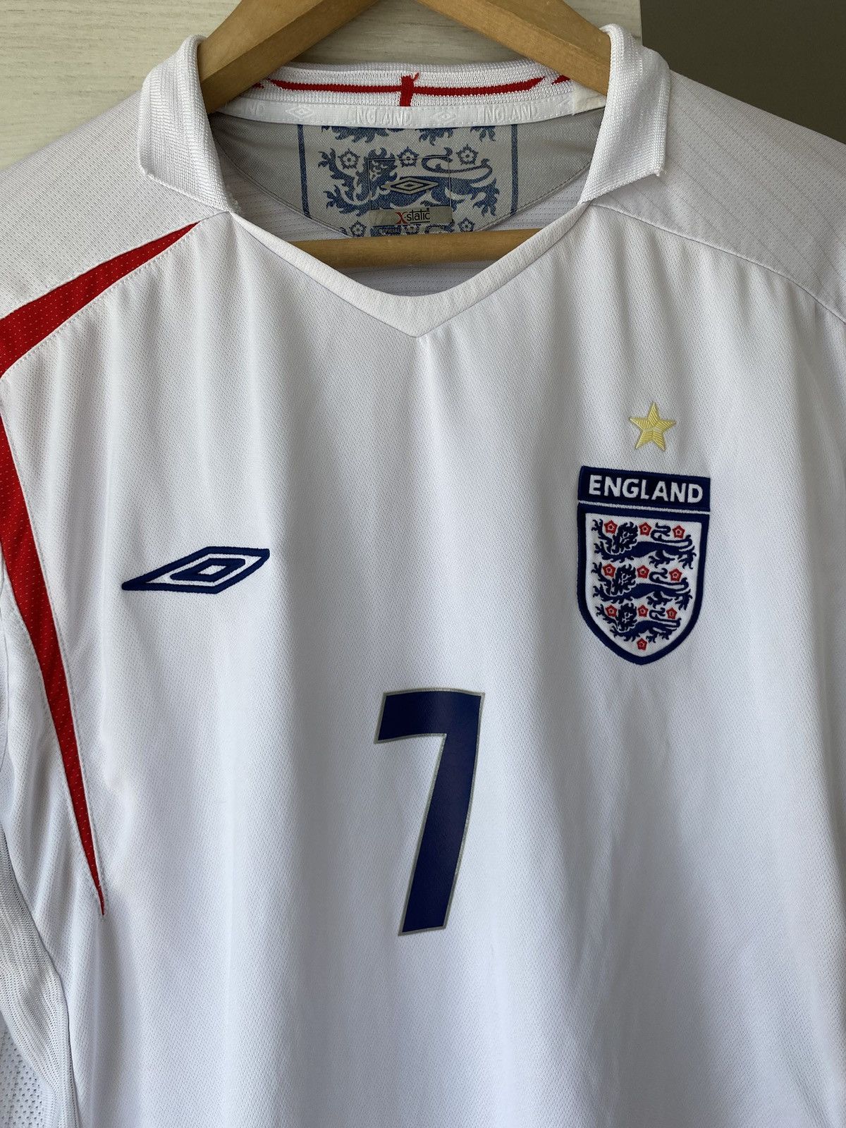 Umbro Vintage England Beckham #7 Umbro Jersey 2005-07 White Home Size US XL / EU 56 / 4 - 3 Thumbnail