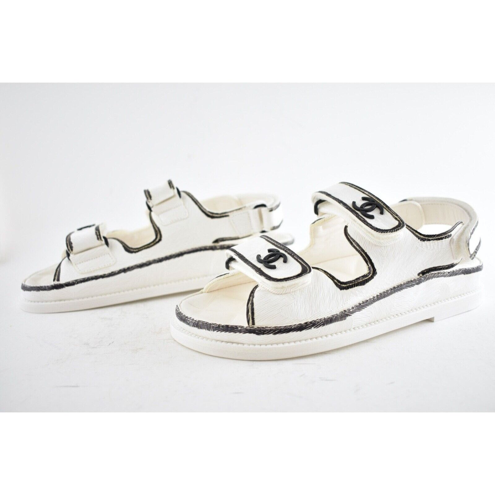 Chanel Chanel White Black Graffiti CC Logo Mule Slide Strap Flat Size US 7 / IT 37 - 10 Thumbnail