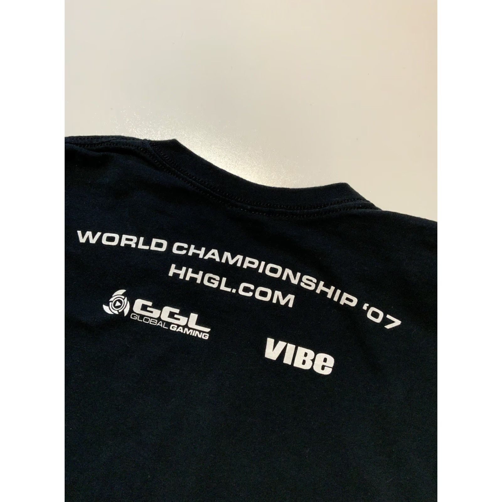 Gildan VINTAGE HHGL Hip Hop Gaming League World Championship 2007 Vibe Magazine Black T-Shirt XL Mens Hip Hop Graphic Shirt Black/XL Gildan Size US XL / EU 56 / 4 - 7 Thumbnail