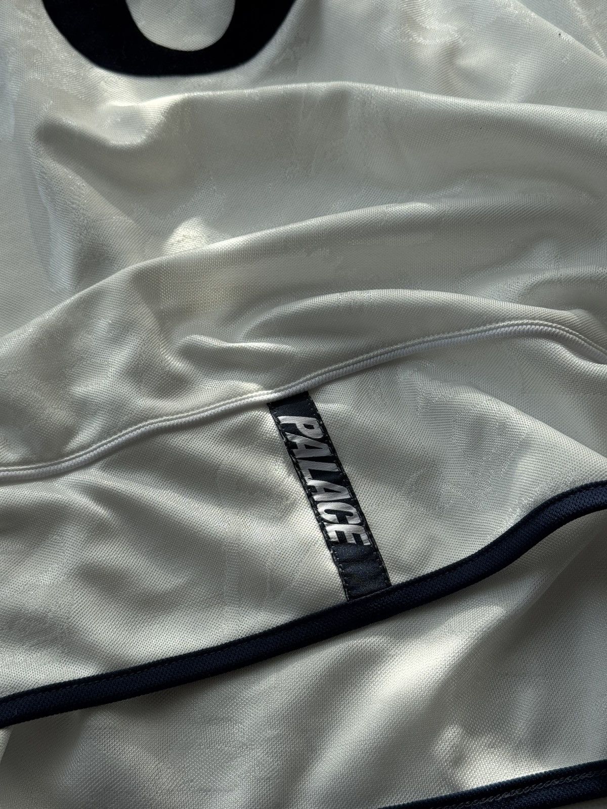 Palace × Umbro Palace Umbro Home Shirt Jersey White Size Large Size US L / EU 52-54 / 3 - 11 Thumbnail