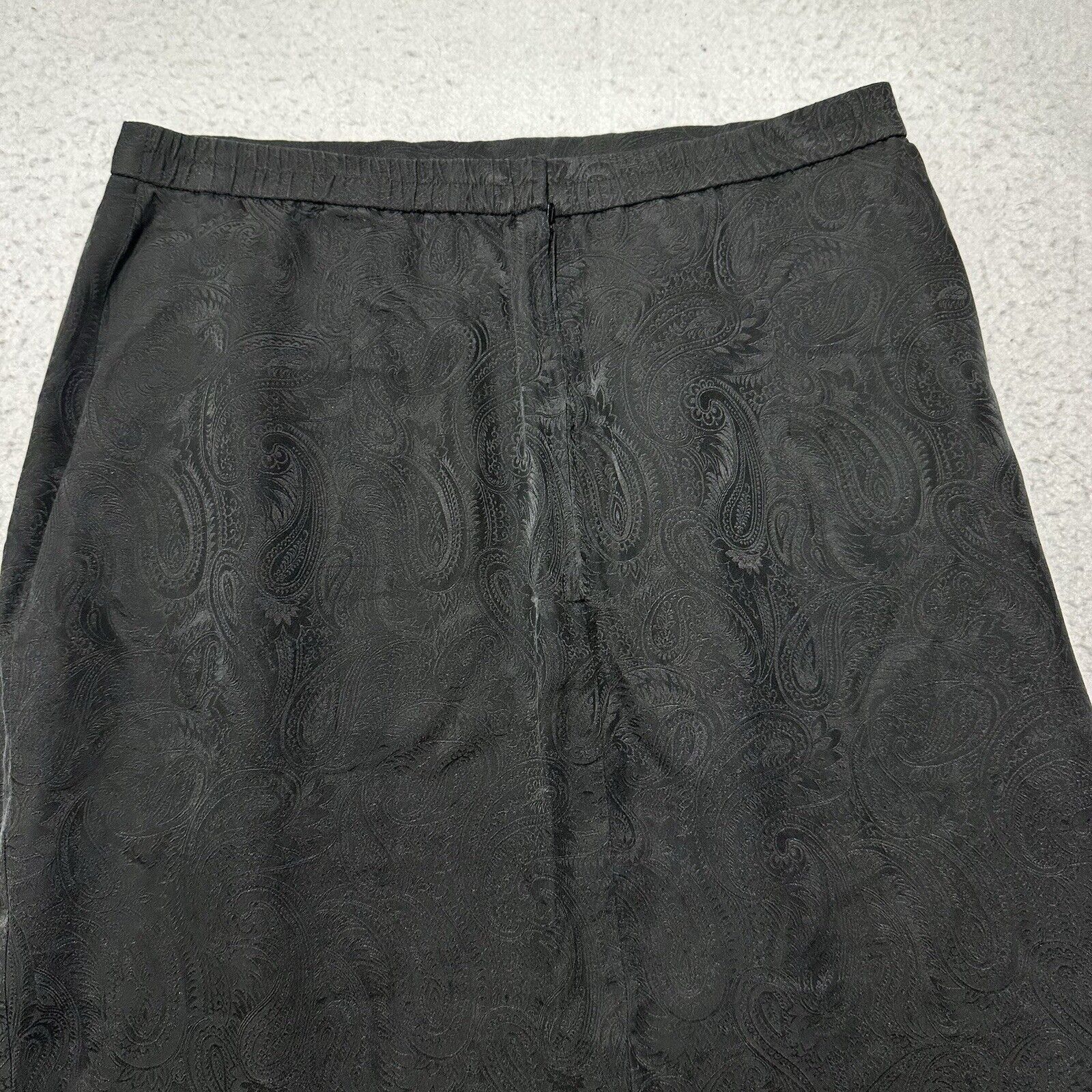 MAGGY LONDON Vintage Maggy London 8 Black Silk Pencil Paisley Print Skirt Size 30" / US 8 / IT 44 - 6 Thumbnail