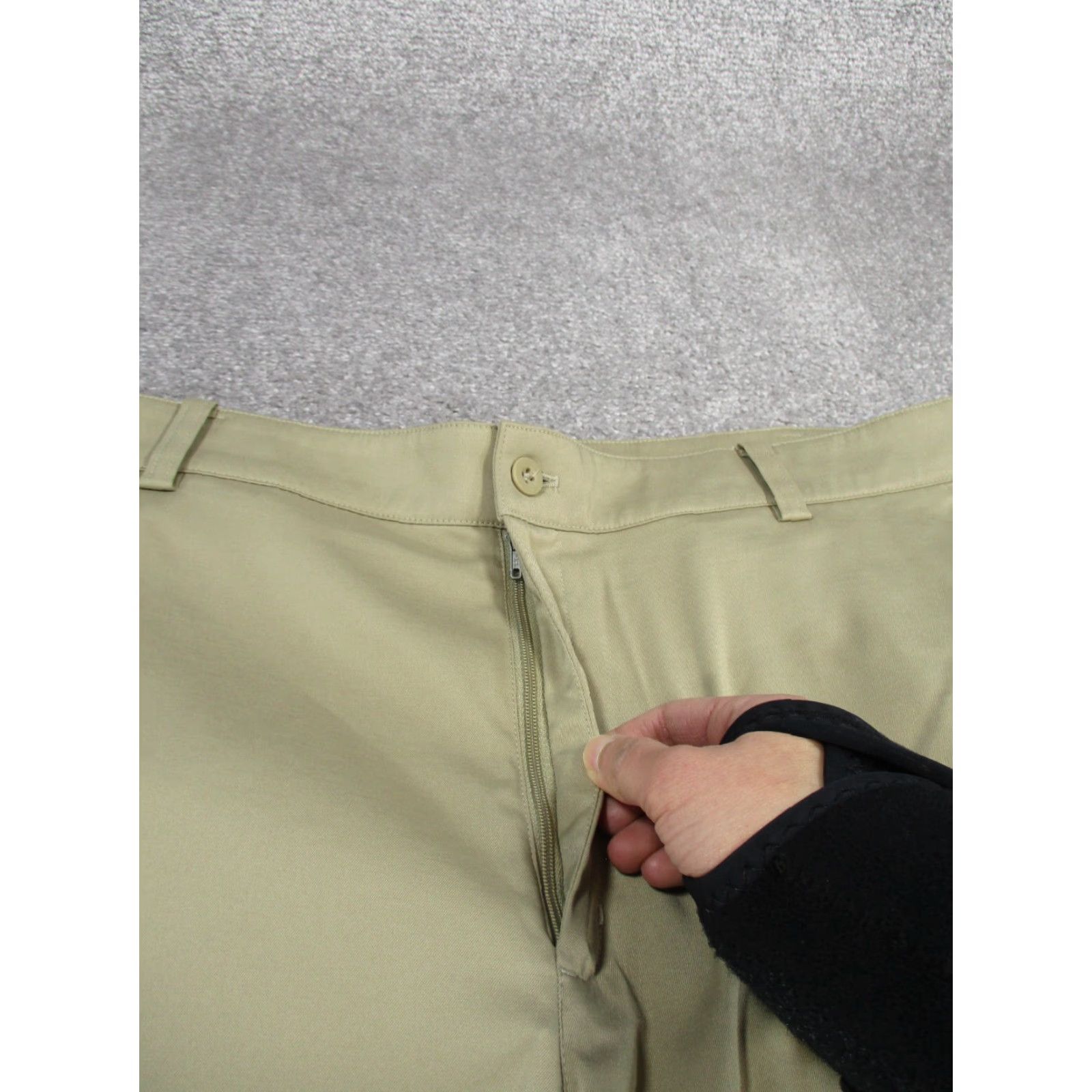 Nike Nike Golf Shorts Mens 36 Dri Fit Tour Performance Beige Khaki Lightweight Chino Shorts Casual Mens 36 Beige Nike Golf Shorts Size US 36 / EU 52 - 5 Thumbnail