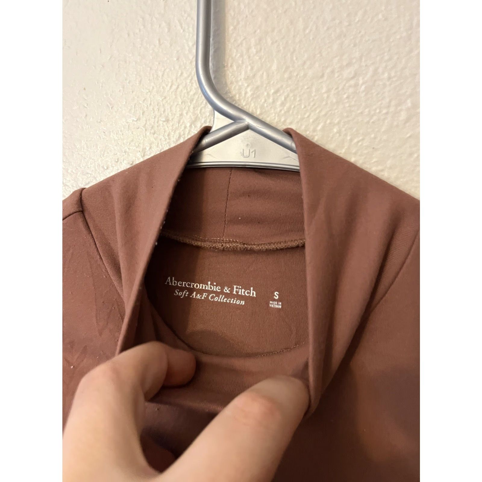 Abercrombie & Fitch Abercrombie & Fitch Soft A&F Collection Bodysuit Long Sleeve Brown S Mock Neck Shirt Women Size S / US 4 / IT 40 - 2 Thumbnail