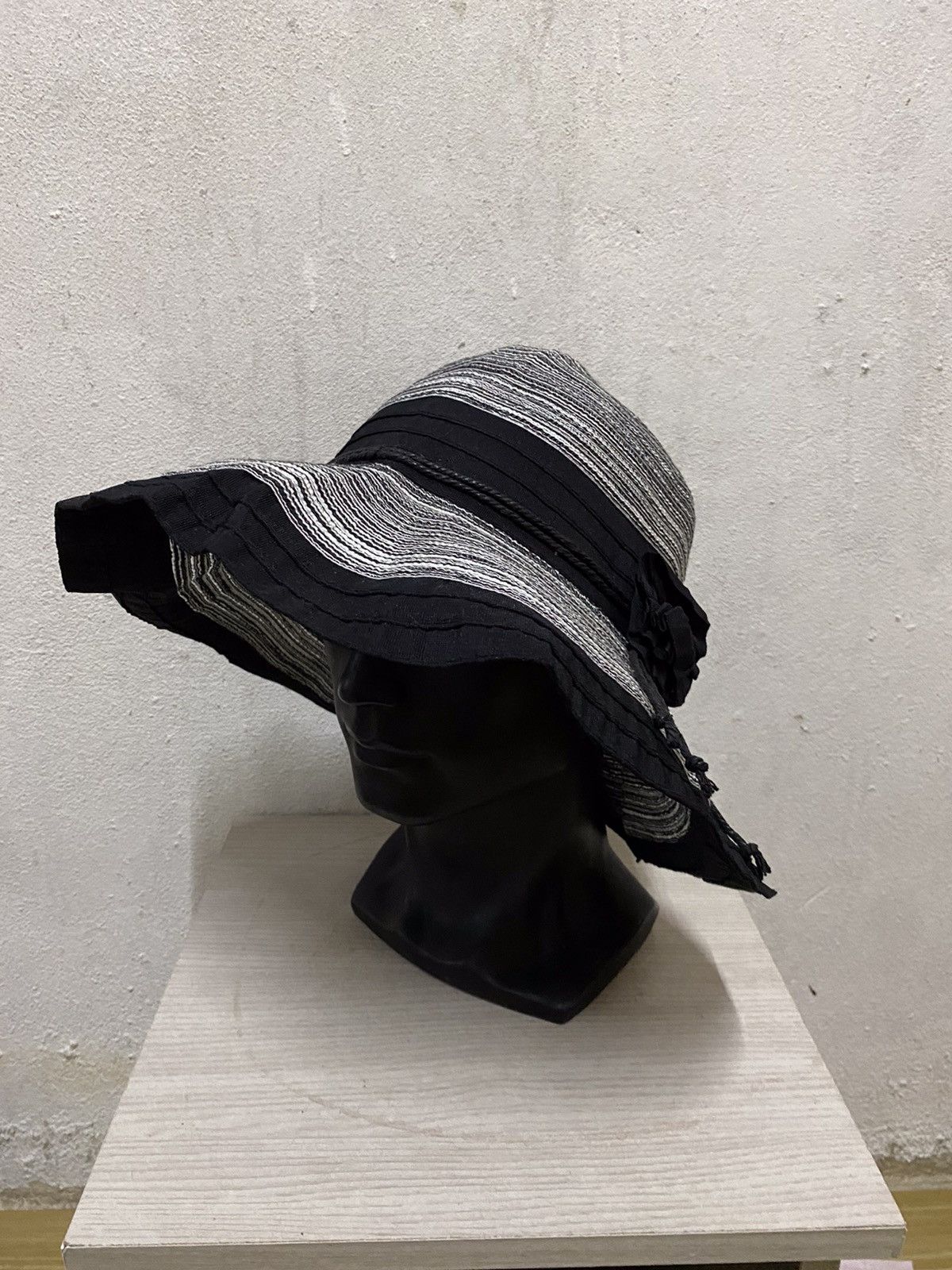 Japanese Brand Japanese Brand Rare Design Bucket Hat Size ONE SIZE - 3 Thumbnail
