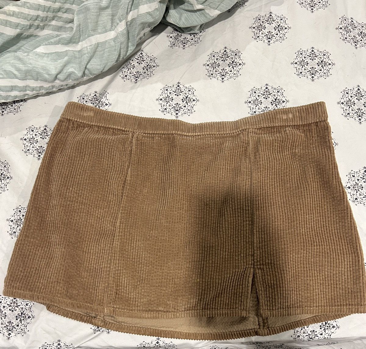 American Eagle Outfitters Corduroy Mini Skirt Size 34" / US 12 / IT 48 - 3 Thumbnail