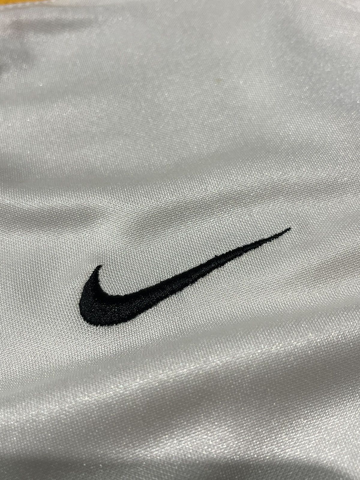 Nike × Vintage Nike x Kaiser chiefs football 2005/06 home kit soccer jersey Size US M / EU 48-50 / 2 - 6 Thumbnail