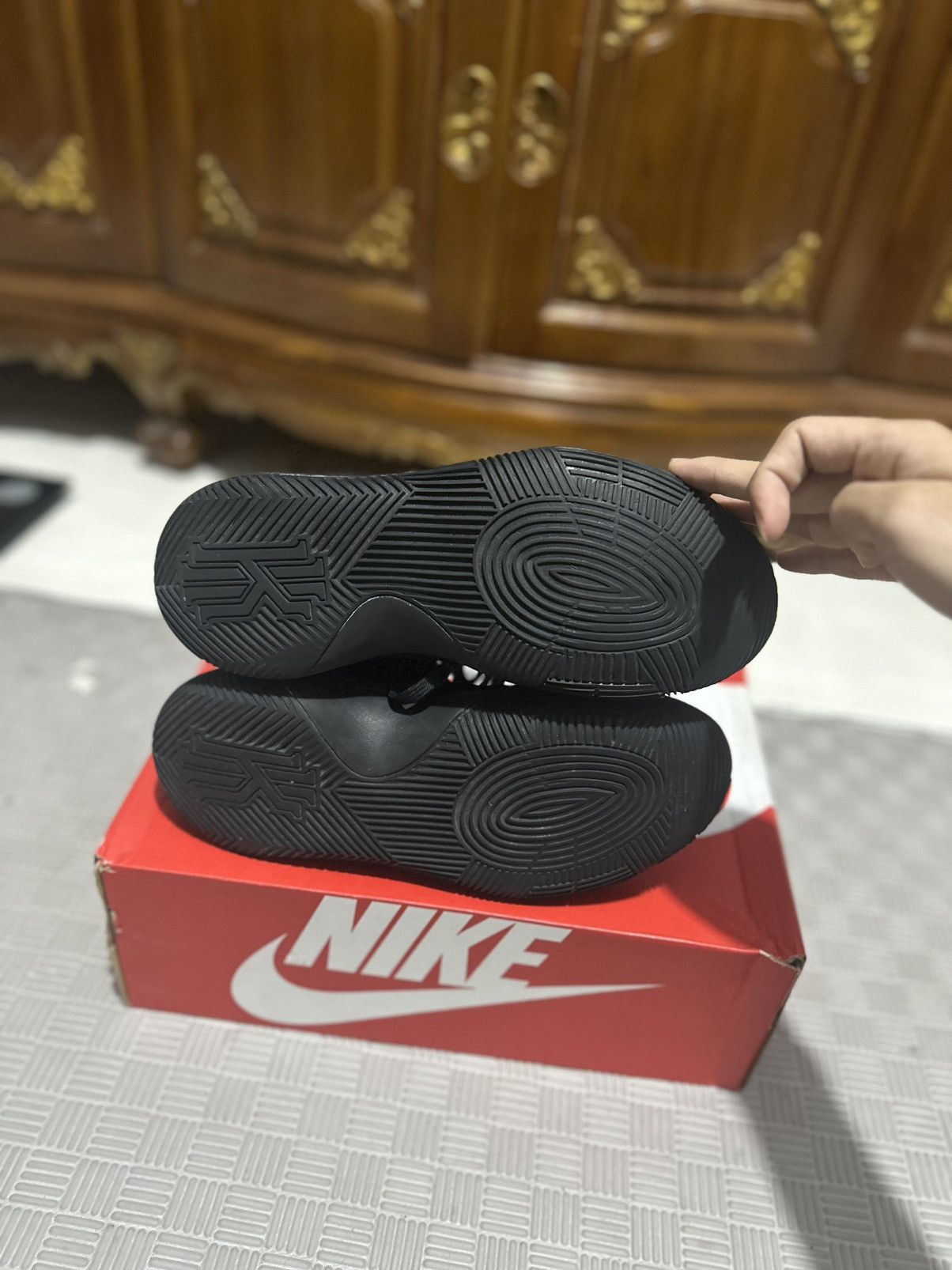Nike Kyrie 2 Triple Black Size US 8 / EU 41 - 5 Thumbnail